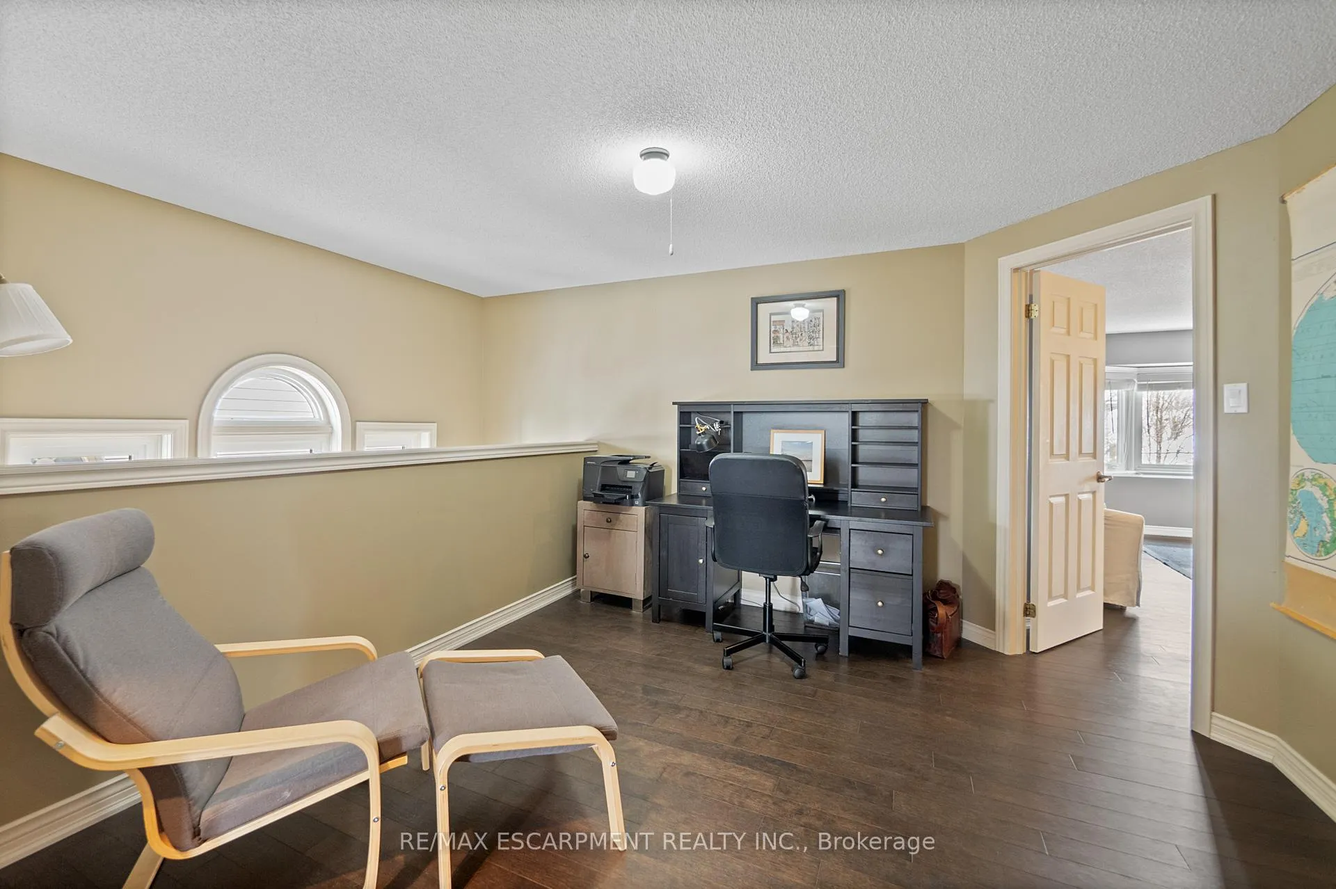 Photo 19 of 45 Strathroy Crescent, Hamilton, Waterdown — HOMEH