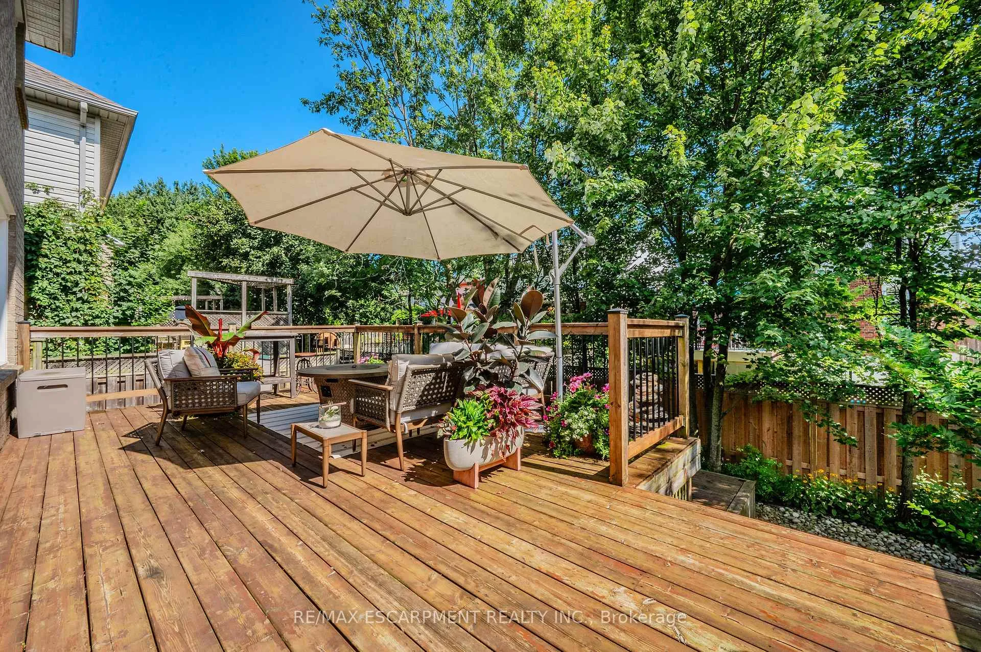 Photo 38 of 45 Strathroy Crescent, Hamilton, Waterdown — HOMEH