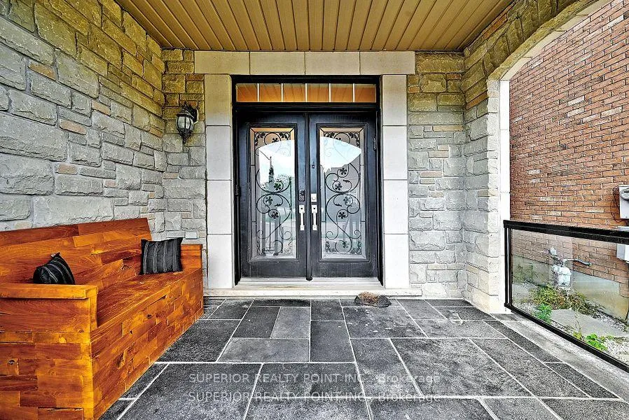 Photo 3 of 28 Maple Valley Road, Vaughan, Patterson — HOMEH