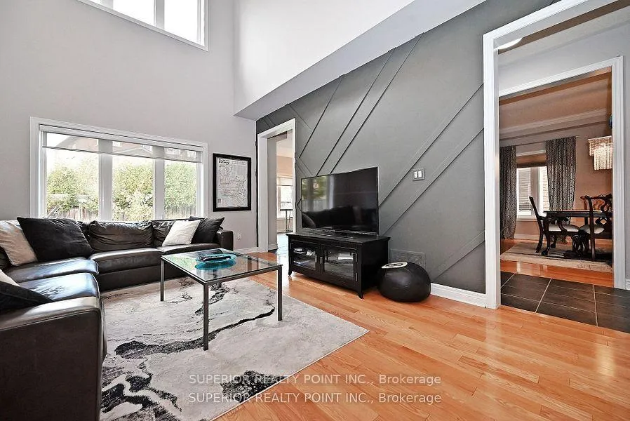 Photo 11 of 28 Maple Valley Road, Vaughan, Patterson — HOMEH