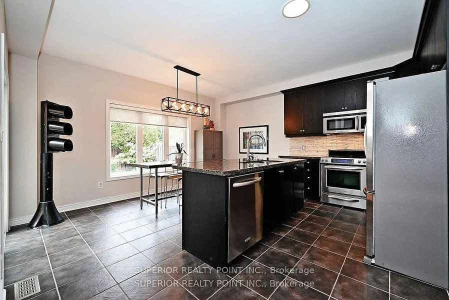 Photo 13 of 28 Maple Valley Road, Vaughan, Patterson — HOMEH