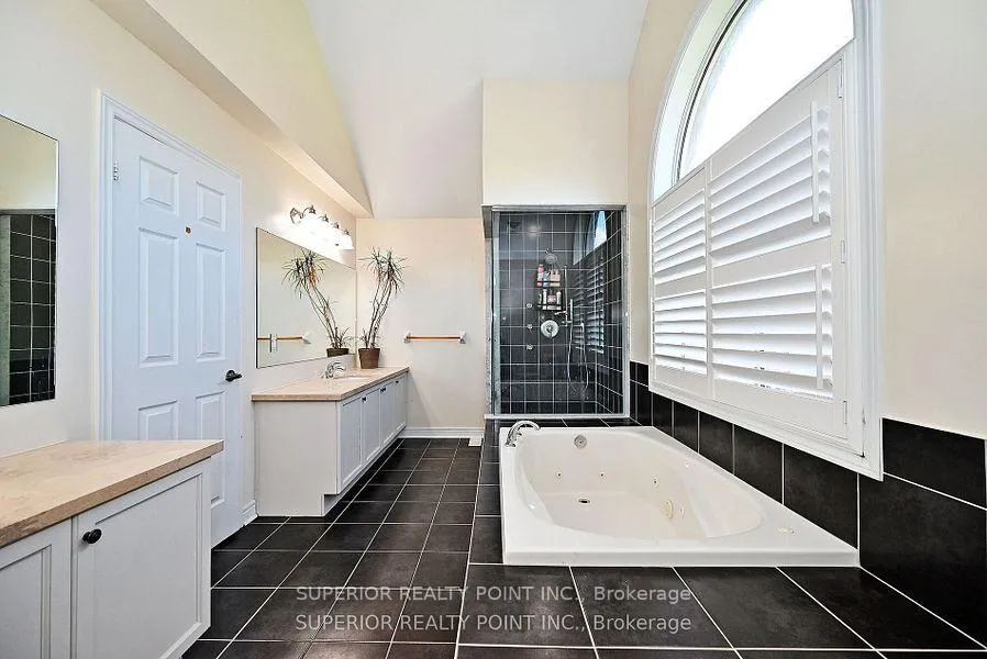 Photo 27 of 28 Maple Valley Road, Vaughan, Patterson — HOMEH