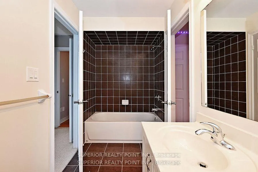 Photo 32 of 28 Maple Valley Road, Vaughan, Patterson — HOMEH