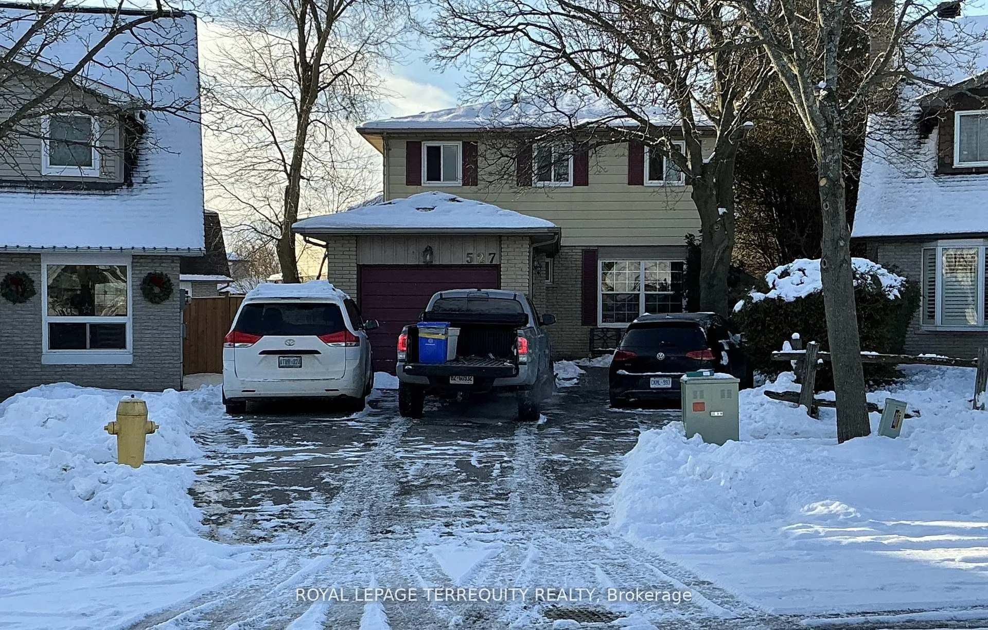 Photo 2 of 527 Carmello Court, Pickering, West Shore — HOMEH