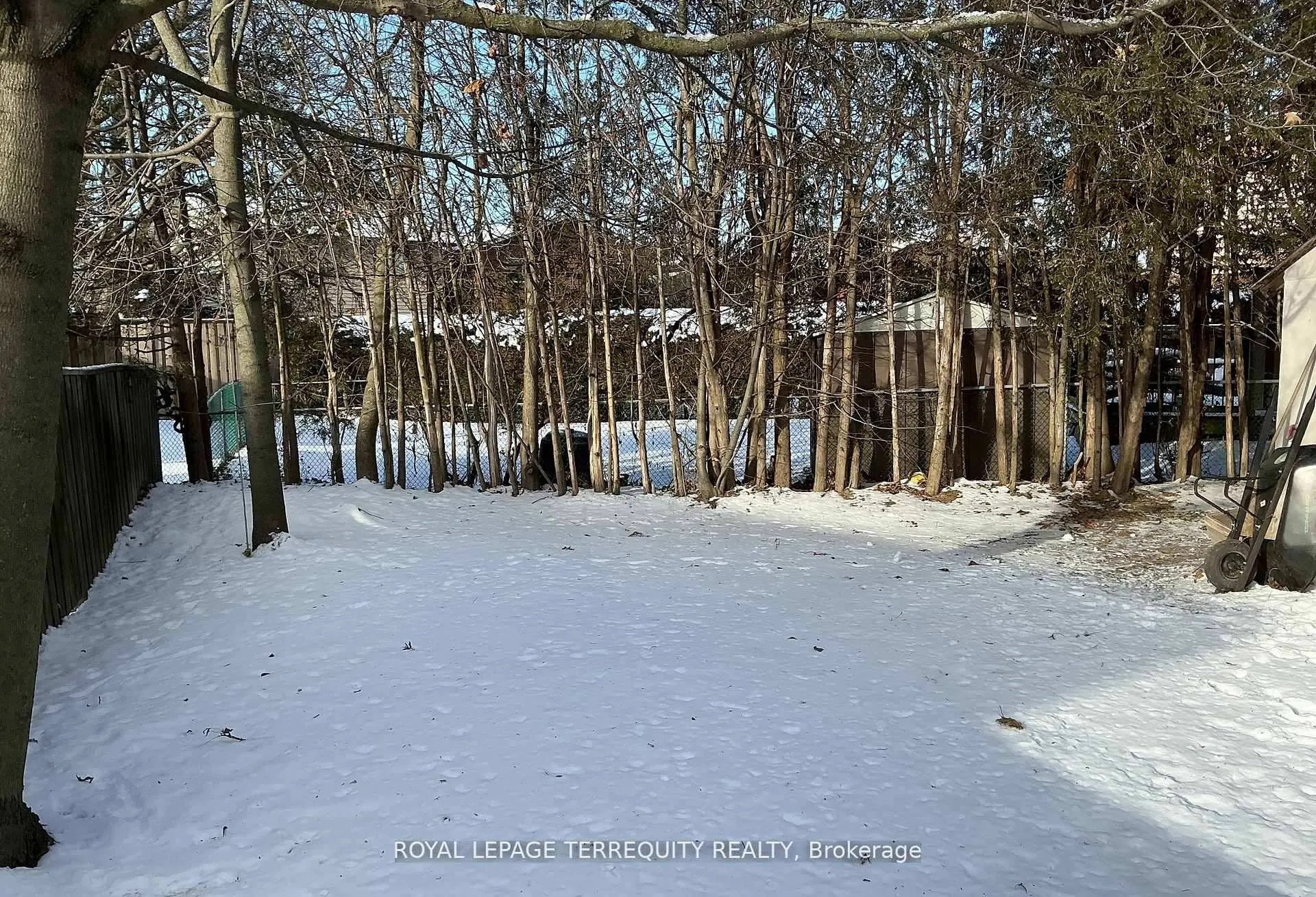 Photo 16 of 527 Carmello Court, Pickering, West Shore — HOMEH
