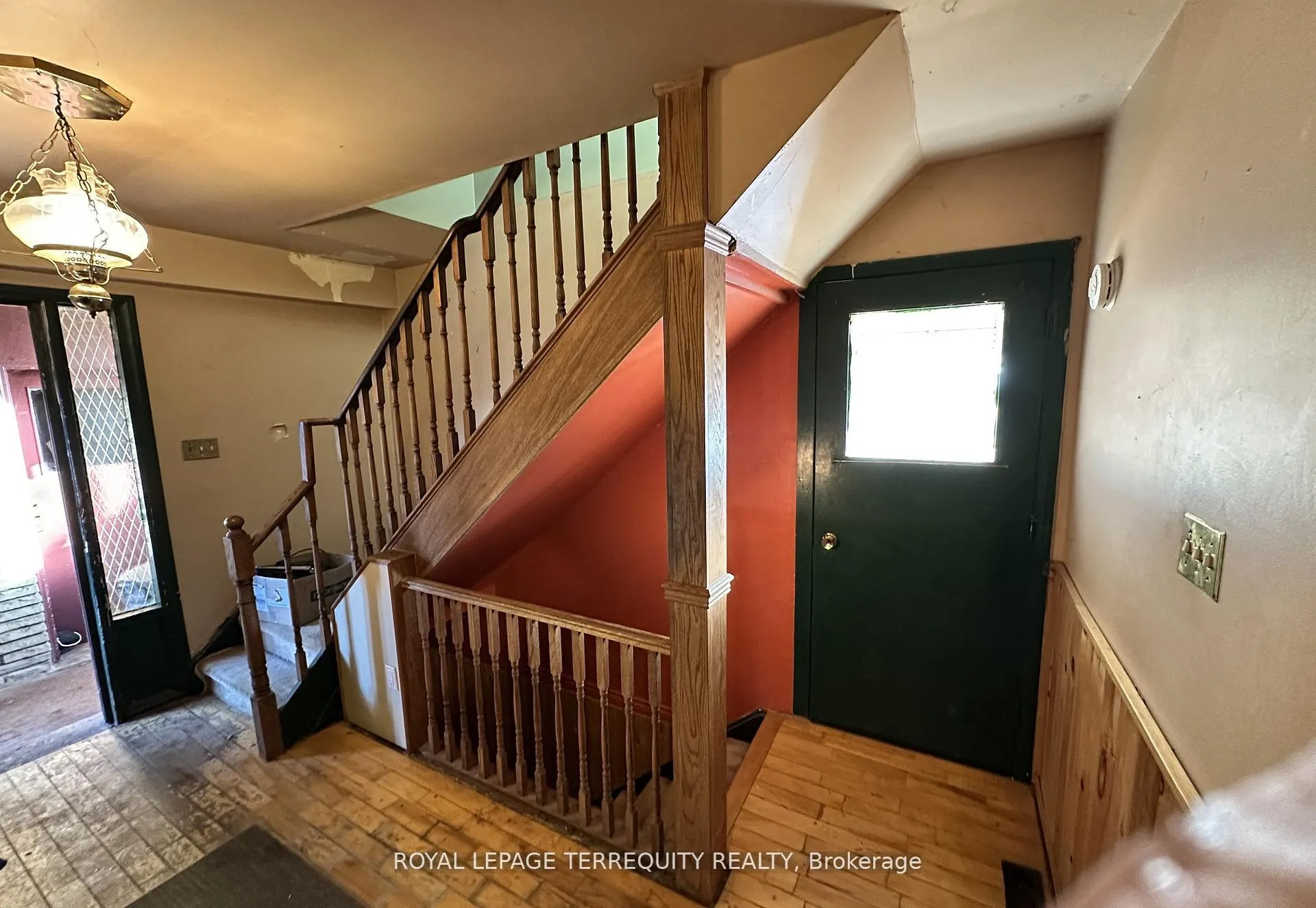 Photo 21 of 527 Carmello Court, Pickering, West Shore — HOMEH