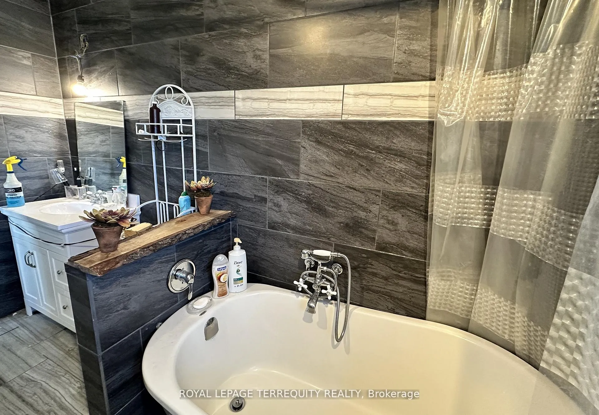 Photo 28 of 527 Carmello Court, Pickering, West Shore — HOMEH