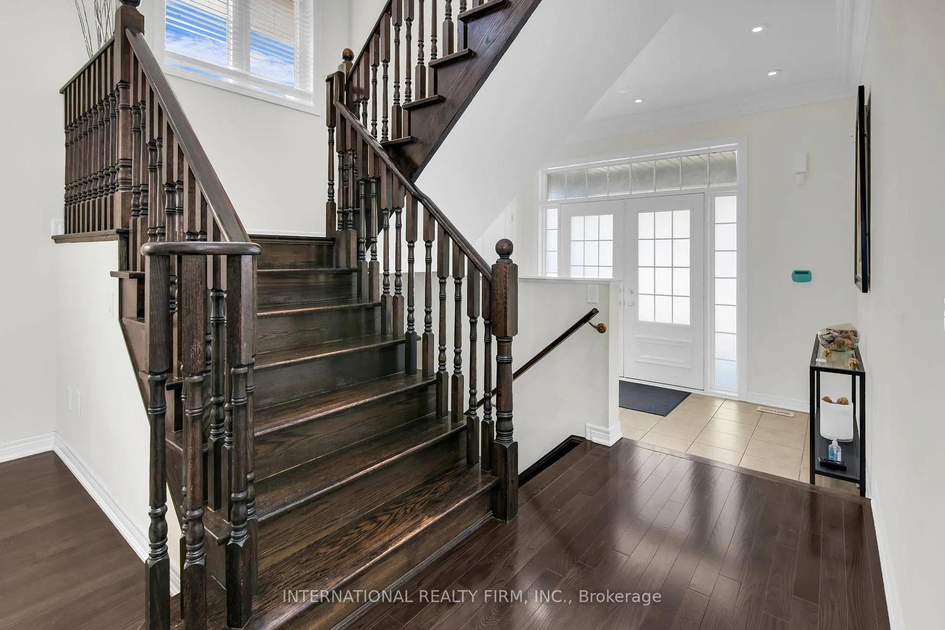 Photo 4 of 133 Hatton Garden Road, Vaughan, Vellore Village — HOMEH