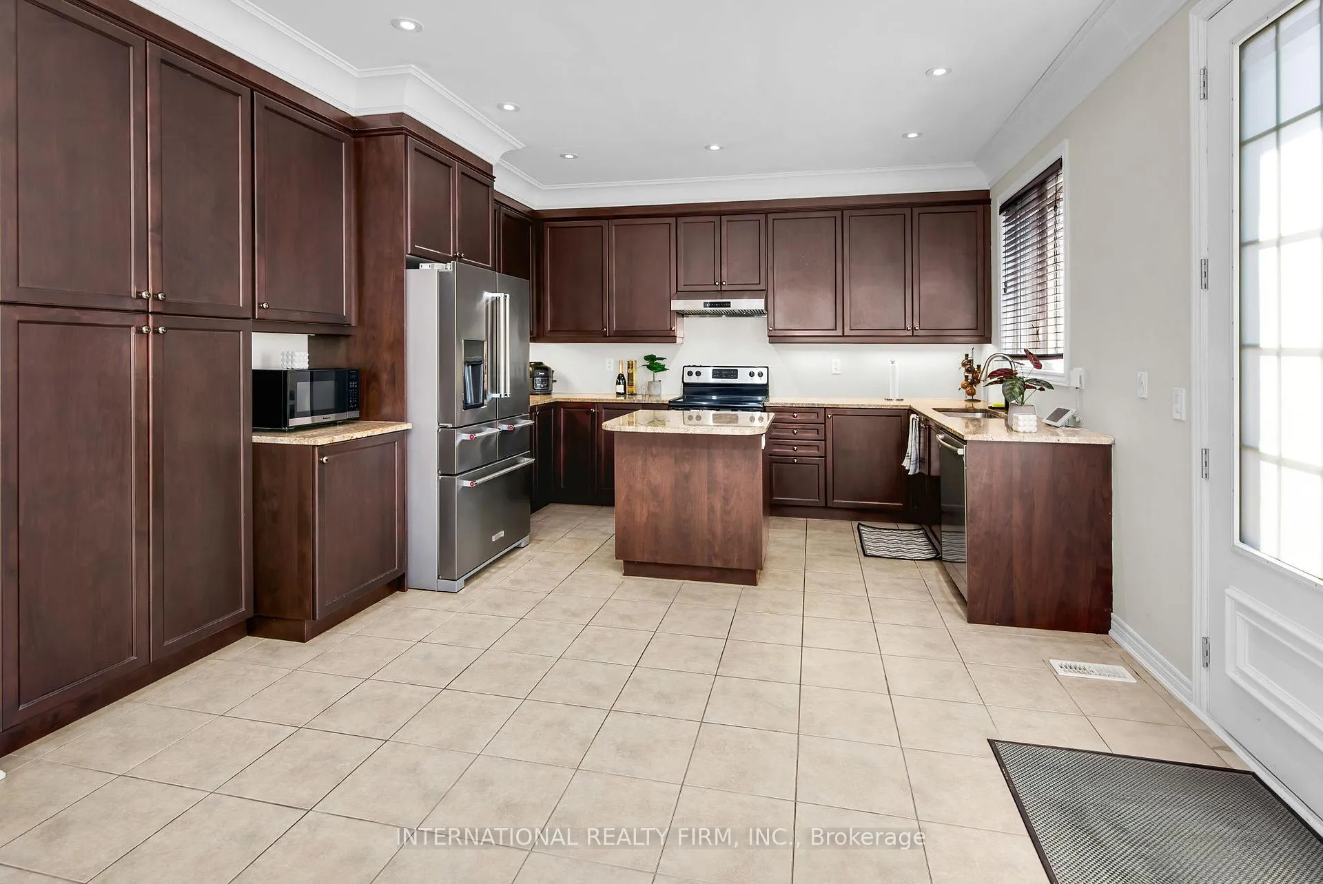 Photo 16 of 133 Hatton Garden Road, Vaughan, Vellore Village — HOMEH