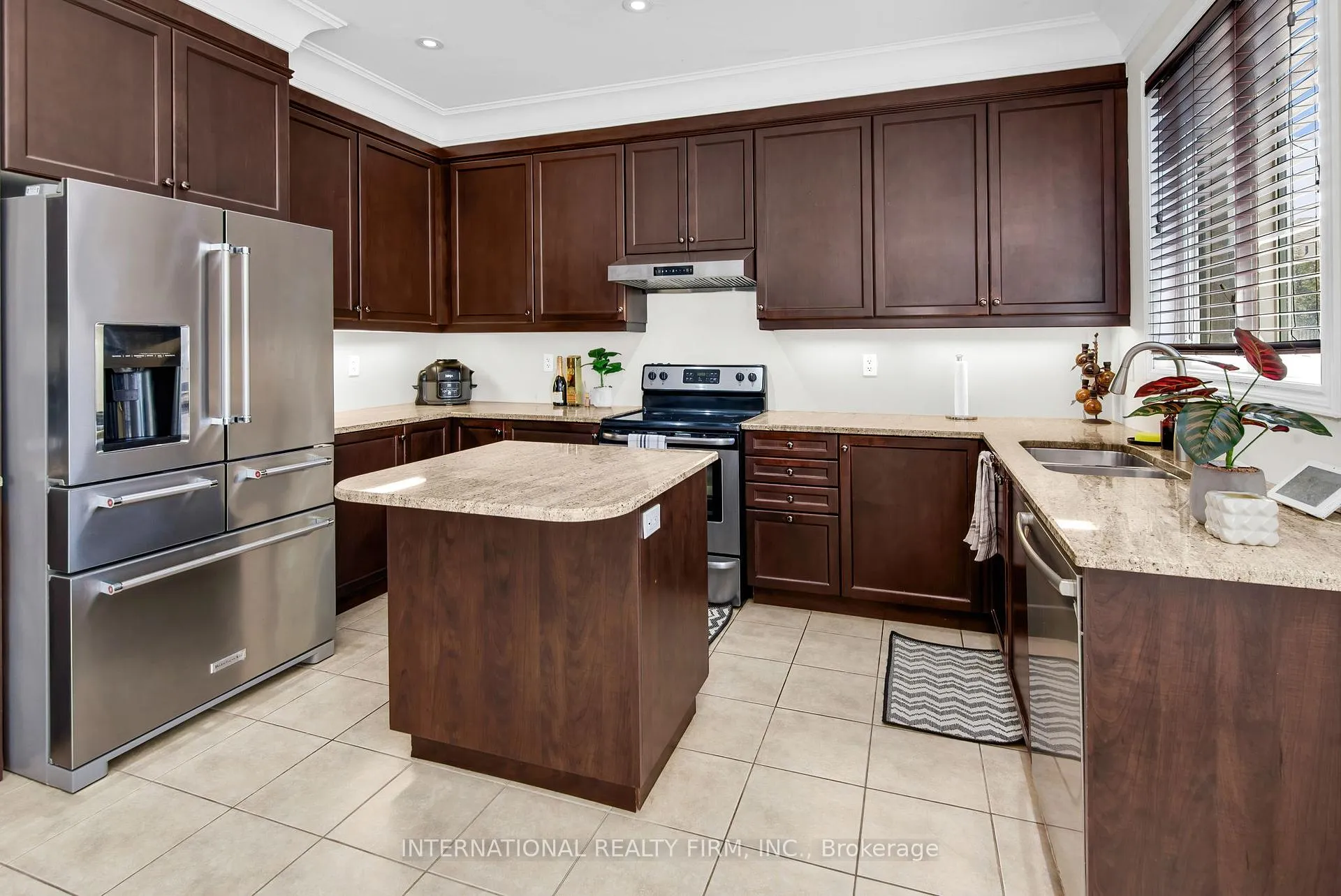 Photo 17 of 133 Hatton Garden Road, Vaughan, Vellore Village — HOMEH