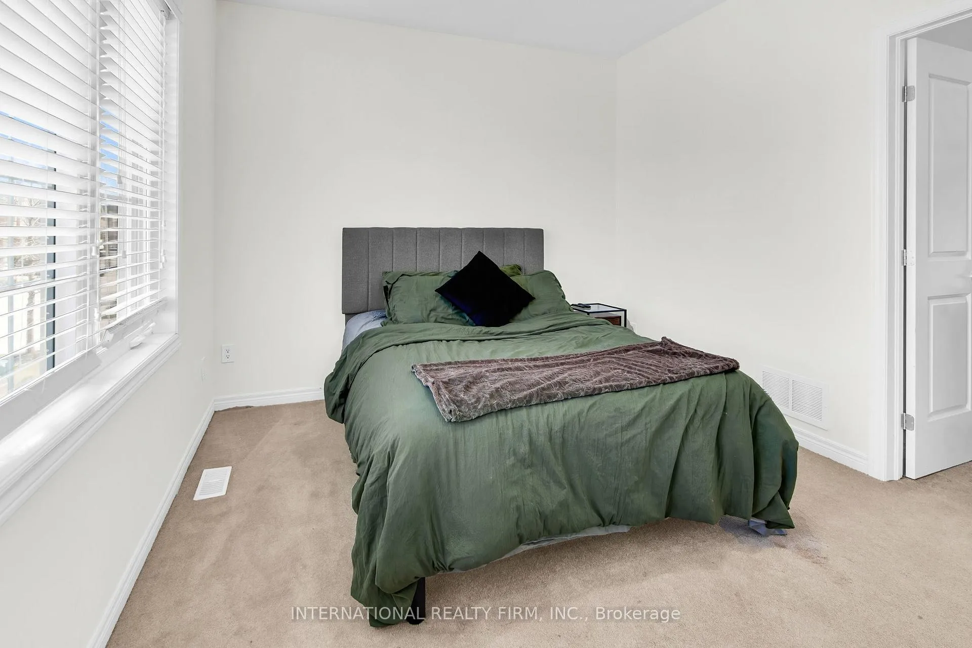 Photo 29 of 133 Hatton Garden Road, Vaughan, Vellore Village — HOMEH