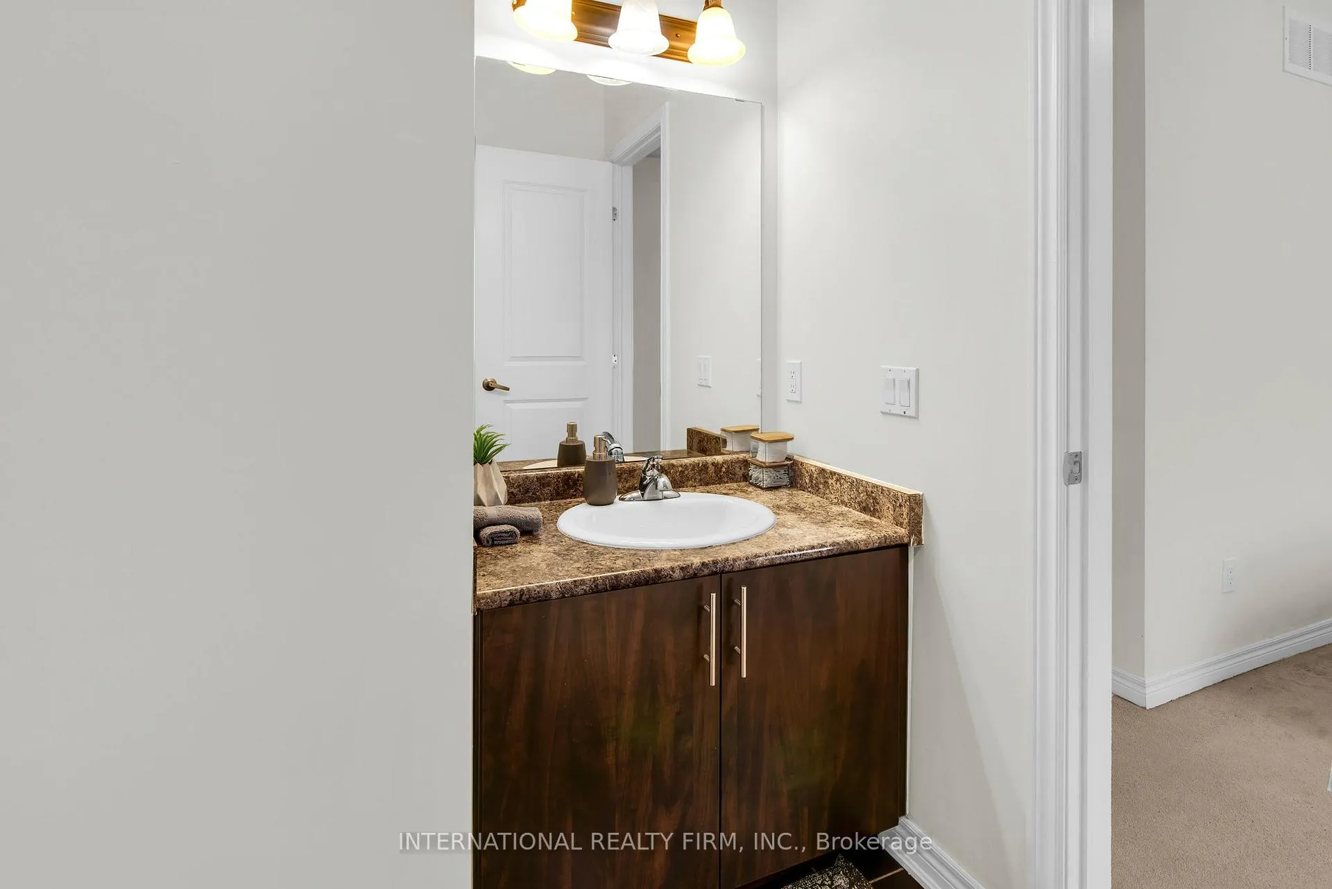 Photo 34 of 133 Hatton Garden Road, Vaughan, Vellore Village — HOMEH