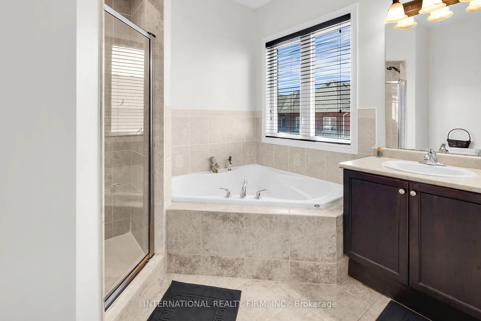 Photo 43 of 133 Hatton Garden Road, Vaughan, Vellore Village — HOMEH