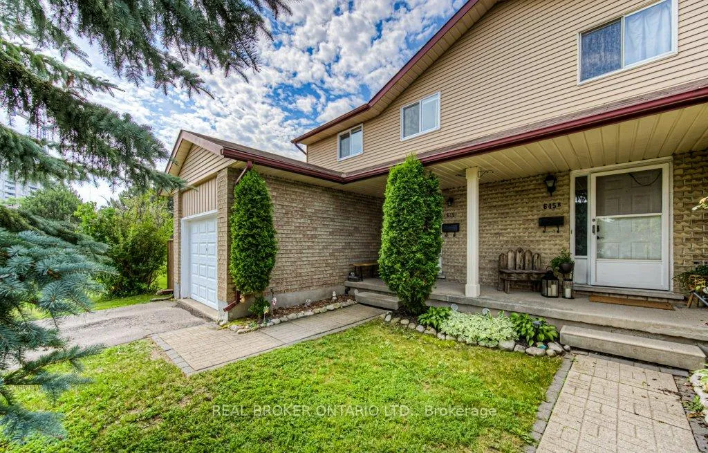 Photo 2 of Unit A, 645 Pinerow Crescent, Waterloo — HOMEH