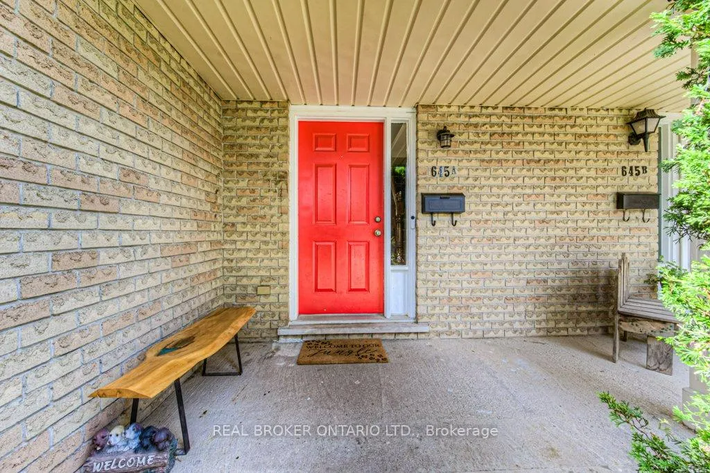 Photo 4 of Unit A, 645 Pinerow Crescent, Waterloo — HOMEH