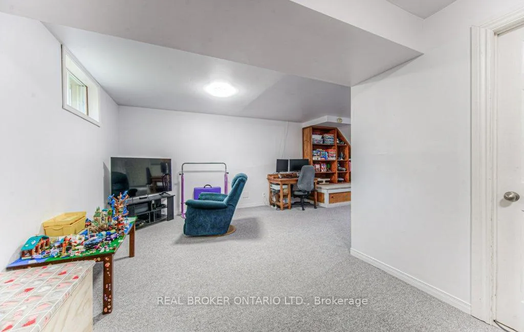Photo 34 of Unit A, 645 Pinerow Crescent, Waterloo — HOMEH