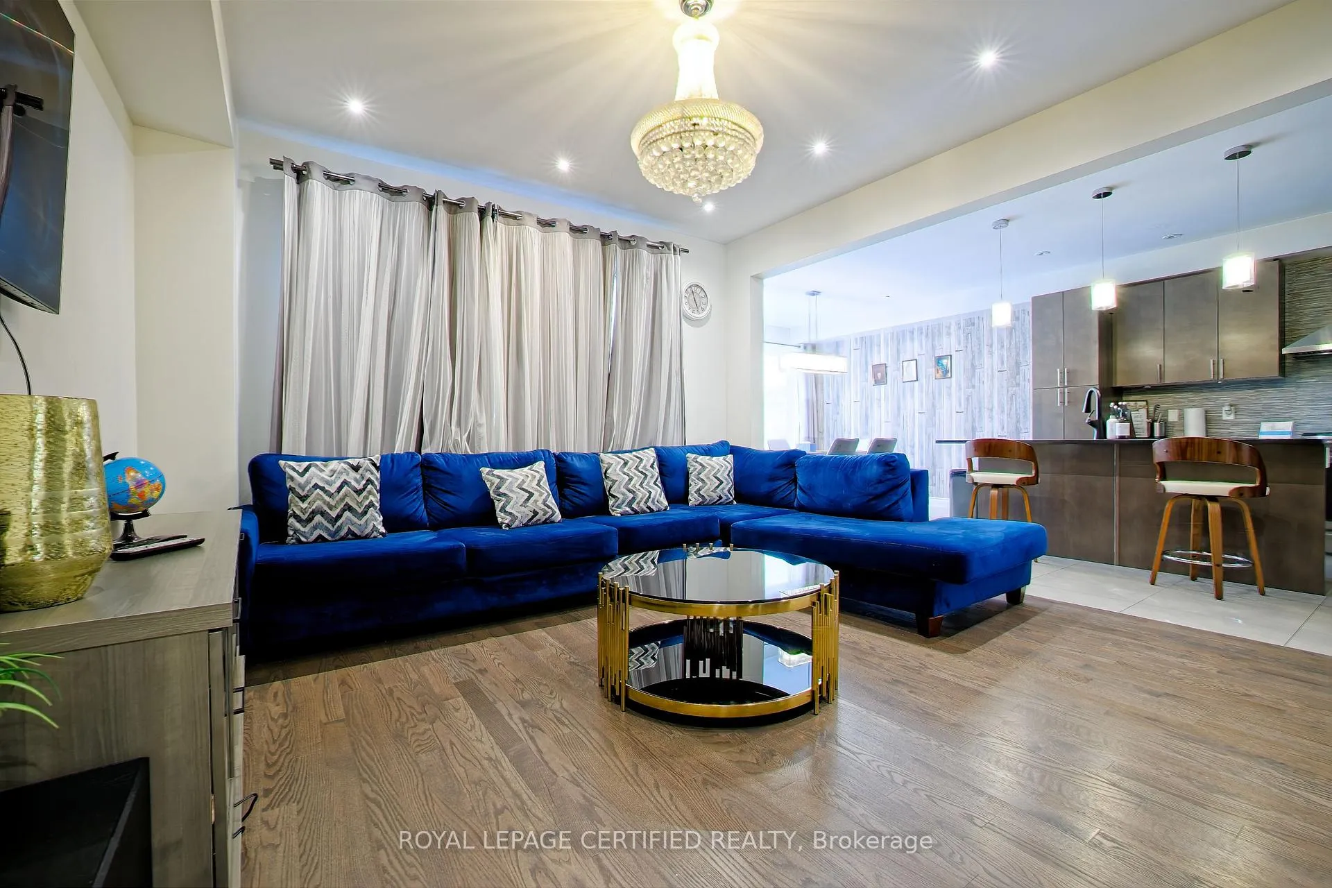 Photo 10 of 3 Lower Thames Drive, Brampton, Bram West — HOMEH