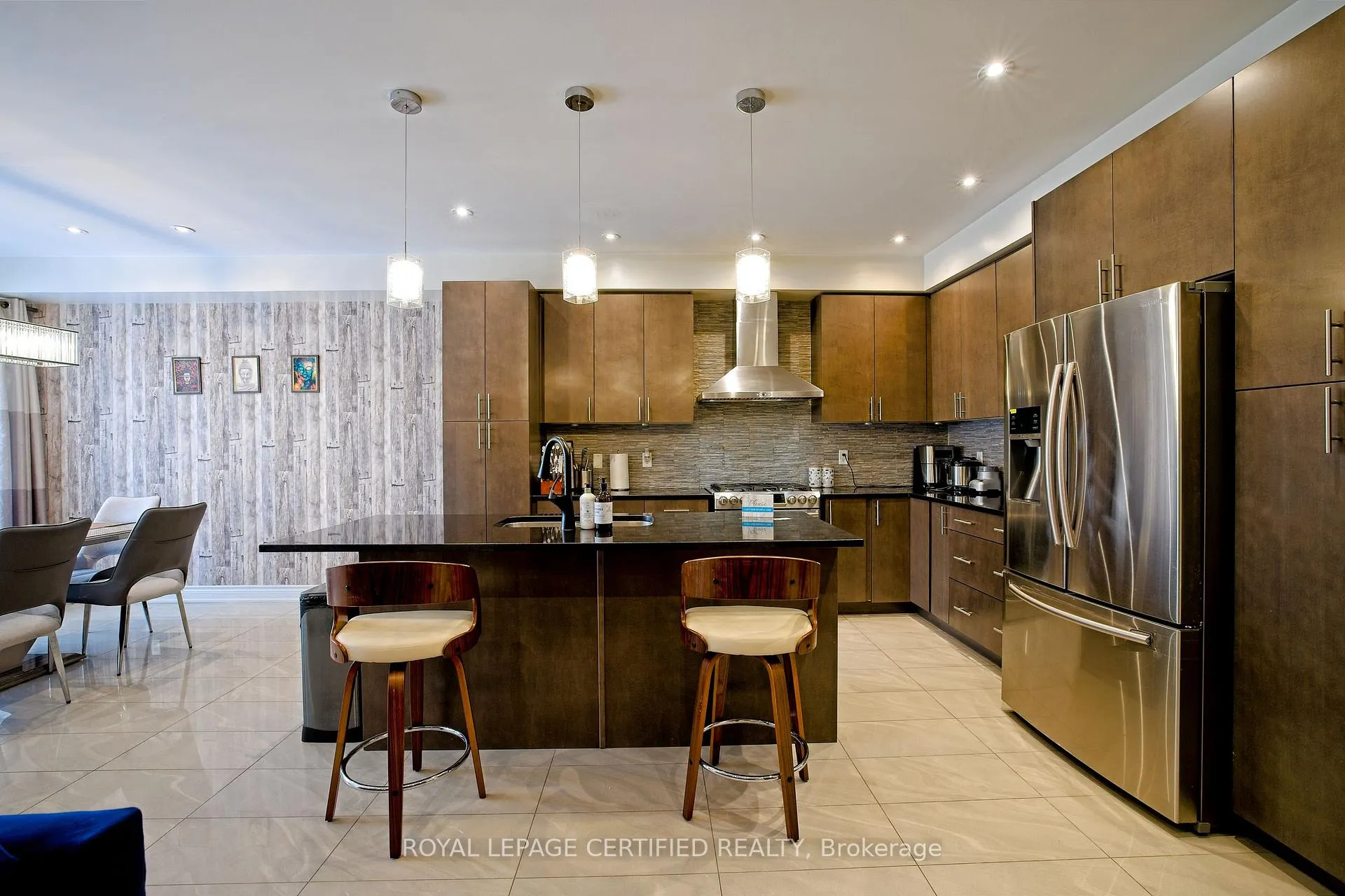 Photo 15 of 3 Lower Thames Drive, Brampton, Bram West — HOMEH