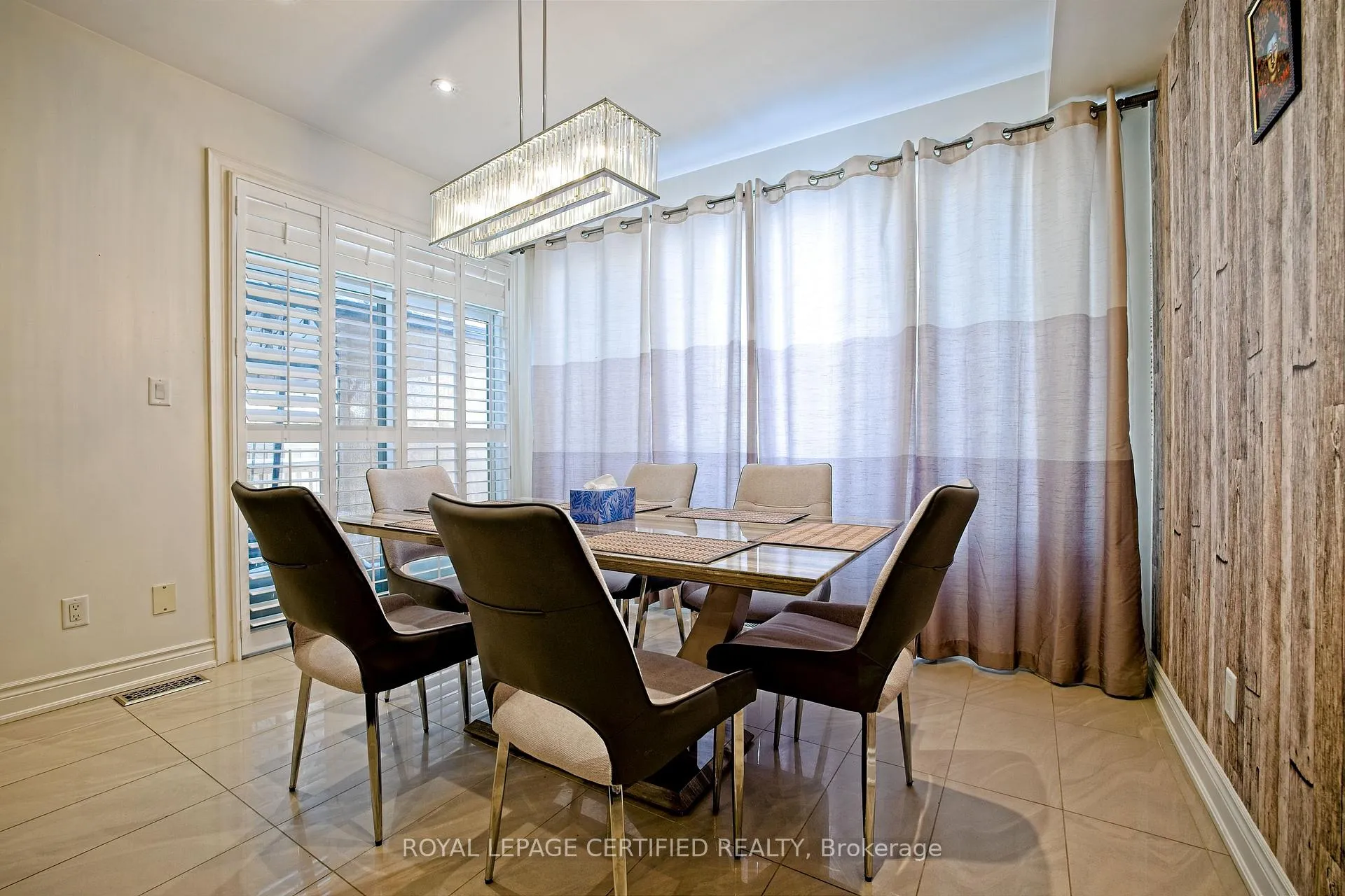 Photo 18 of 3 Lower Thames Drive, Brampton, Bram West — HOMEH
