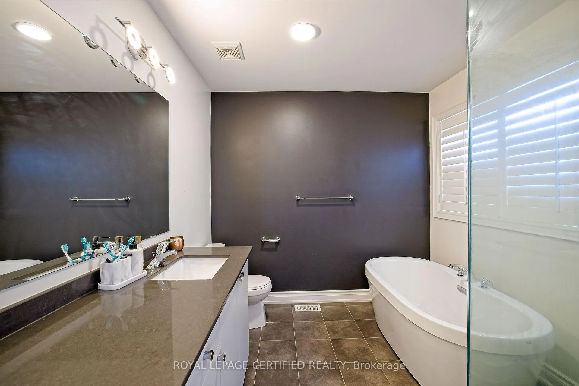 Photo 34 of 3 Lower Thames Drive, Brampton, Bram West — HOMEH