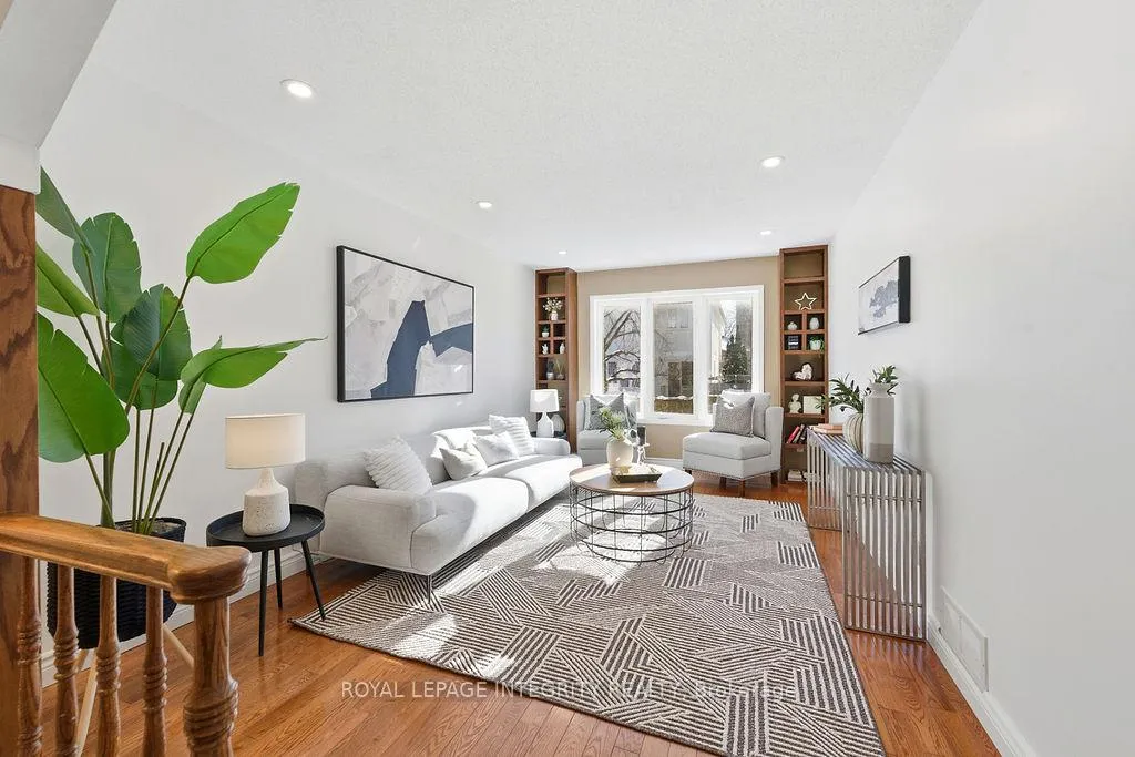 Photo 11 of 32 Central Park Drive, Ottawa, Central Park — HOMEH