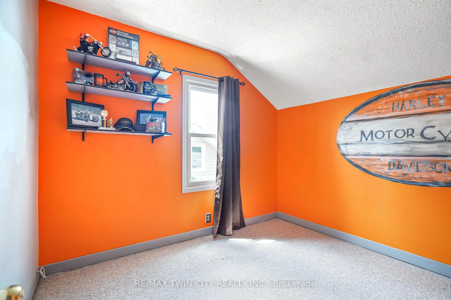 Photo 22 of 379 Grey Street, Brantford — HOMEH