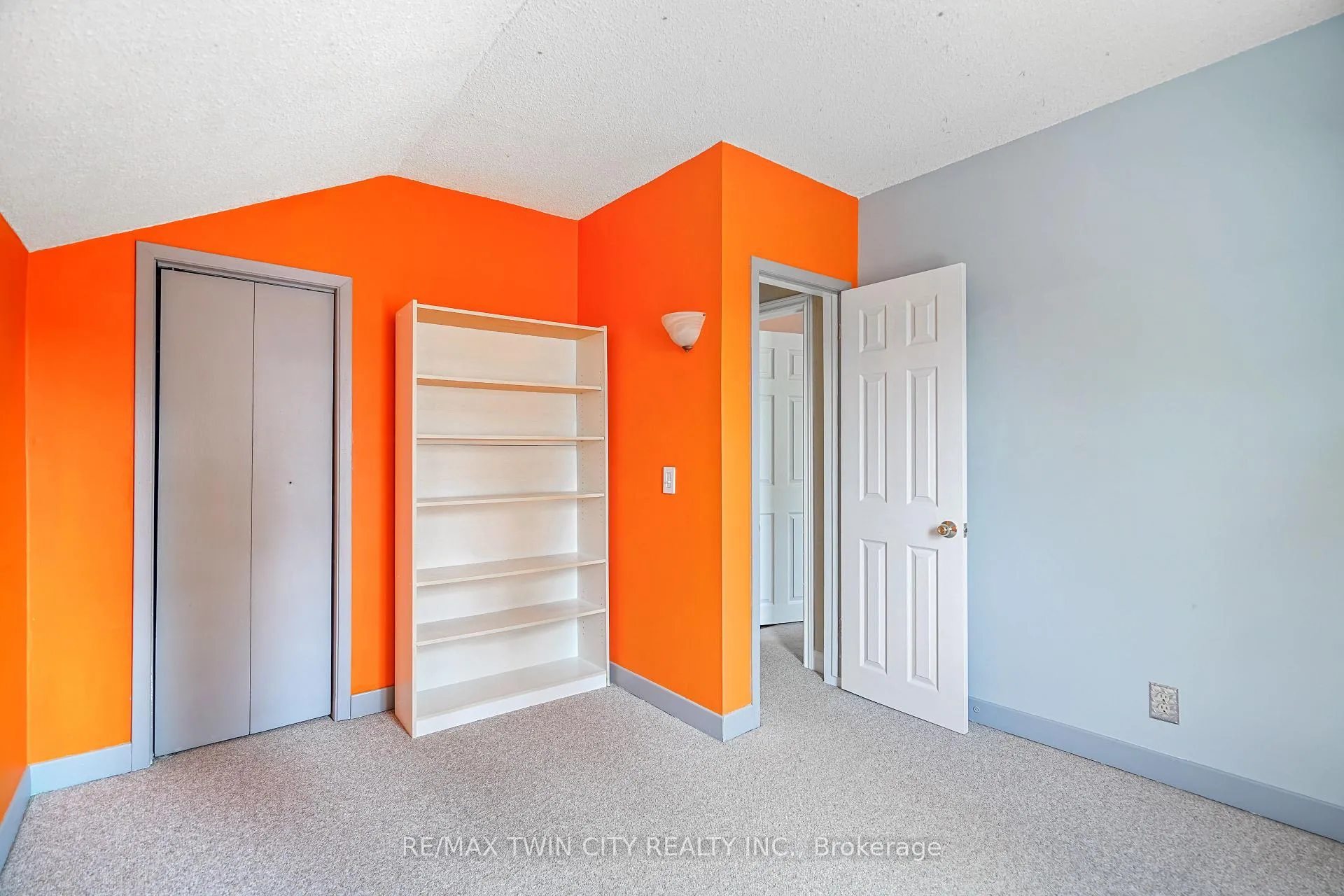 Photo 23 of 379 Grey Street, Brantford — HOMEH