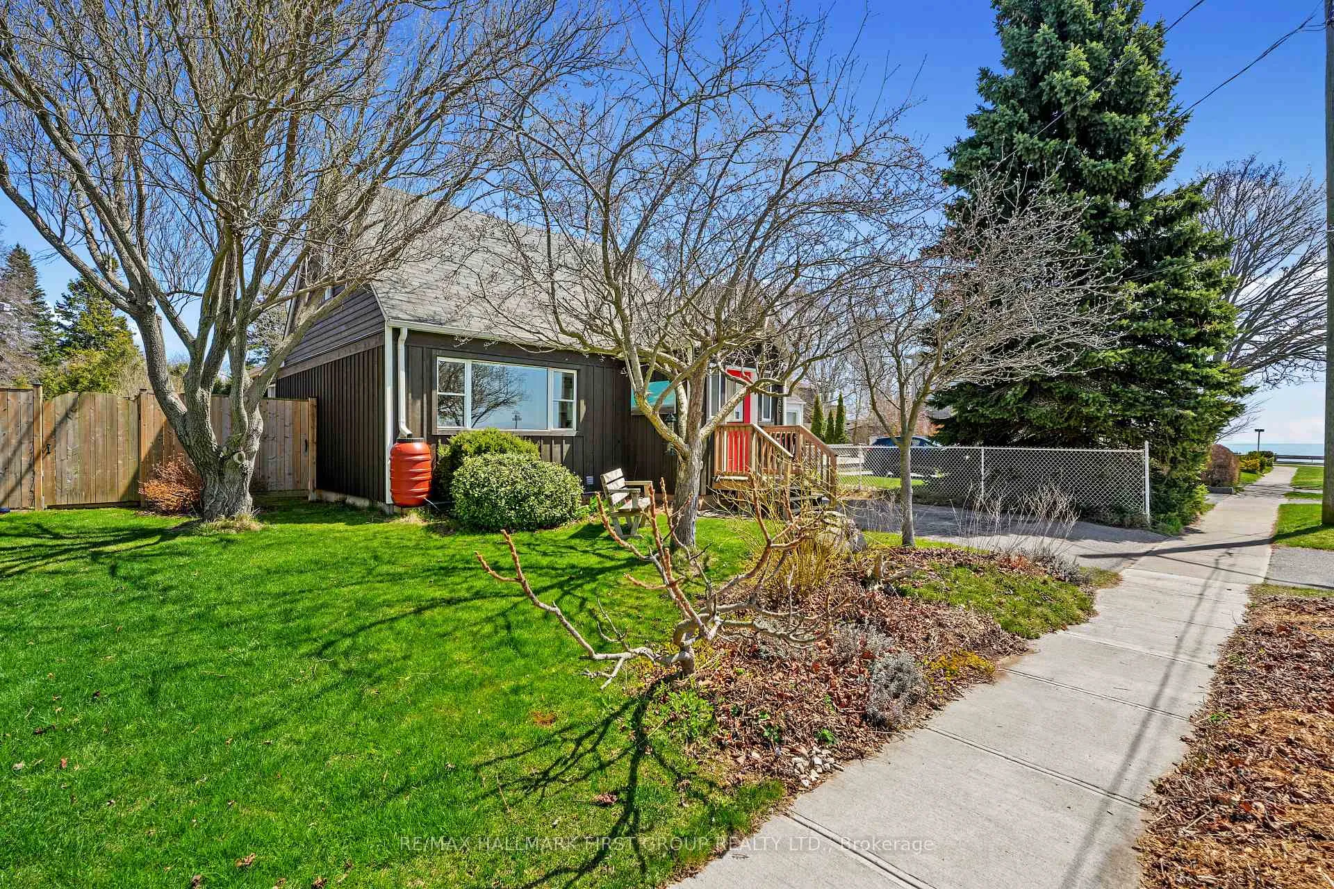 Photo 5 of 130 Burnham Street, Cobourg — HOMEH