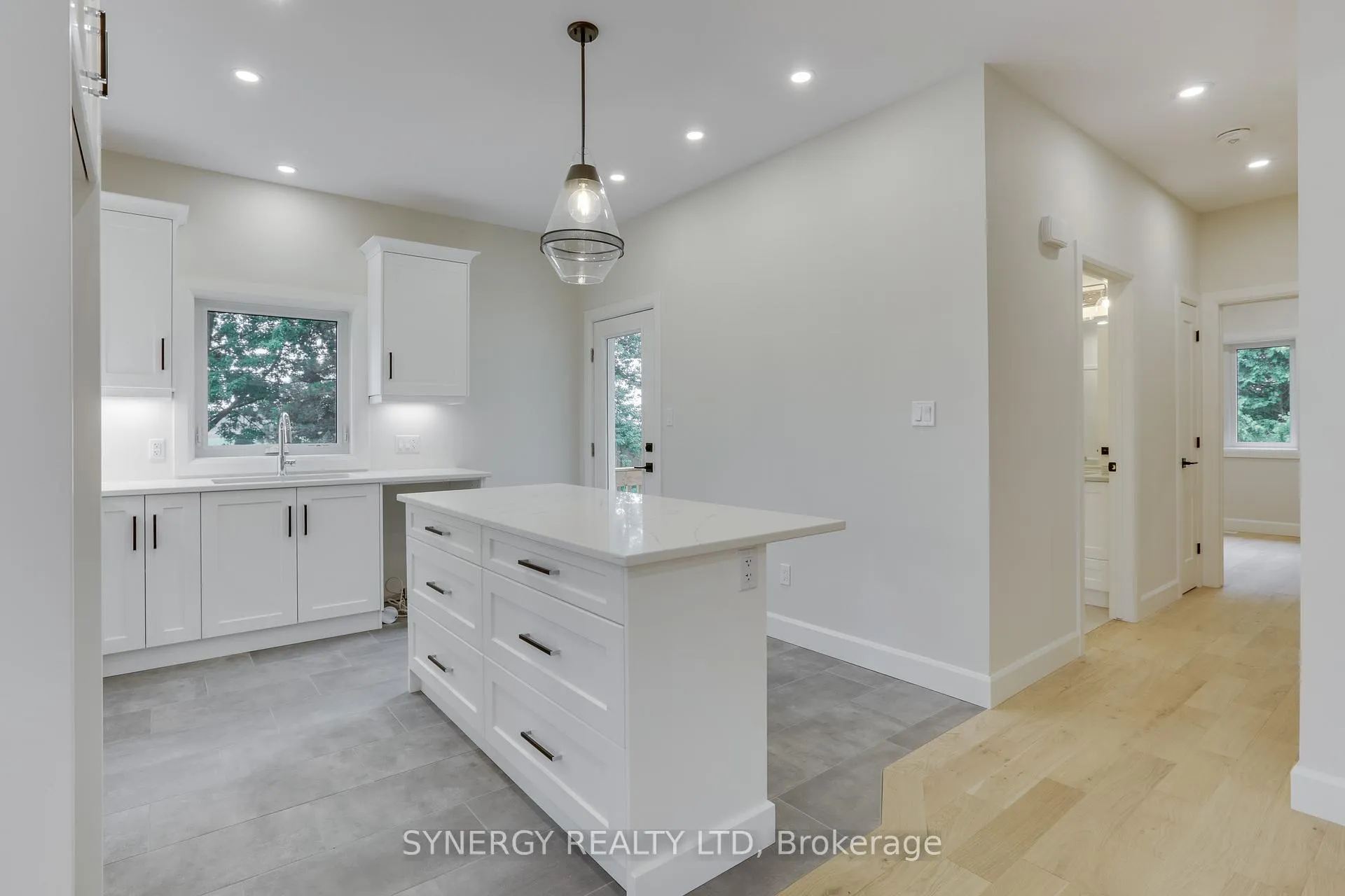 Photo 9 of 7 Haddon Lane, Strathroy-Caradoc, NW — HOMEH