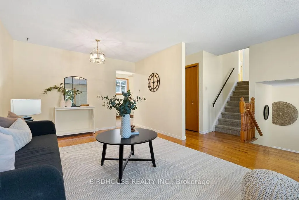 Photo 7 of 27 Edwin Street, Kawartha Lakes, Lindsay — HOMEH