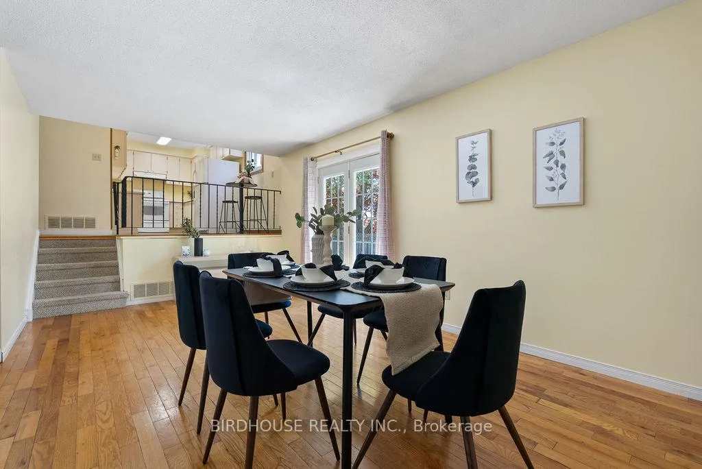 Photo 14 of 27 Edwin Street, Kawartha Lakes, Lindsay — HOMEH