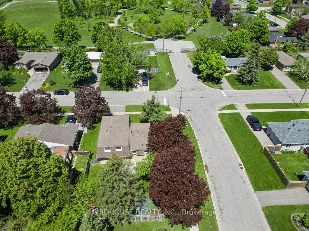 Photo 33 of 27 Edwin Street, Kawartha Lakes, Lindsay — HOMEH