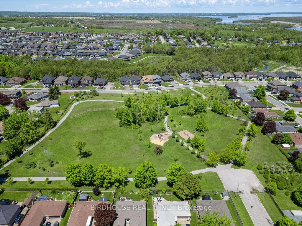 Photo 36 of 27 Edwin Street, Kawartha Lakes, Lindsay — HOMEH