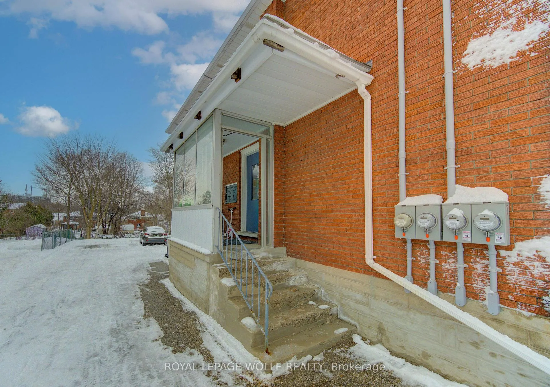 Photo 3 of 196 Allen Street E, Waterloo — HOMEH