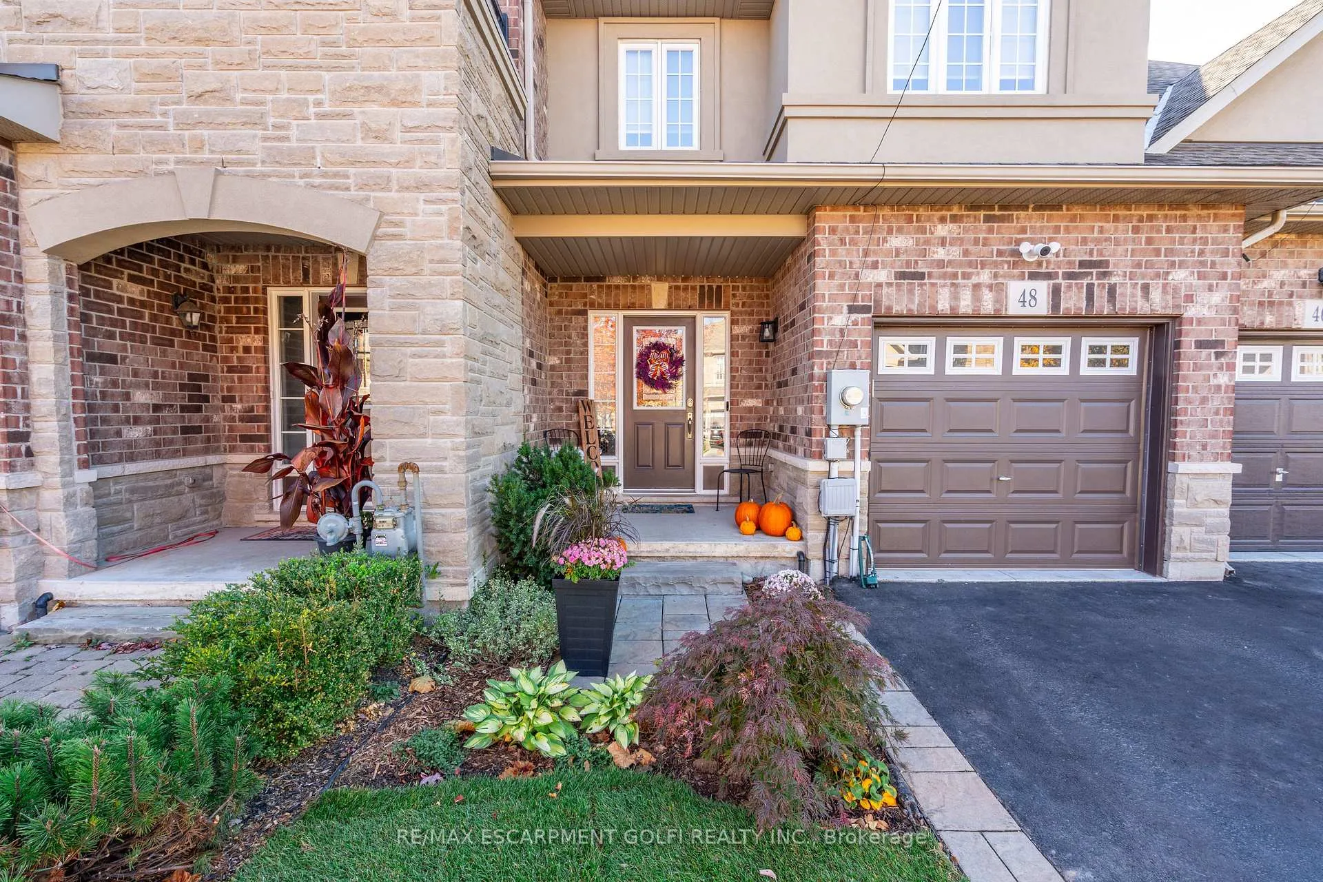 Photo 3 of 48 Galileo Drive, Hamilton, Stoney Creek — HOMEH