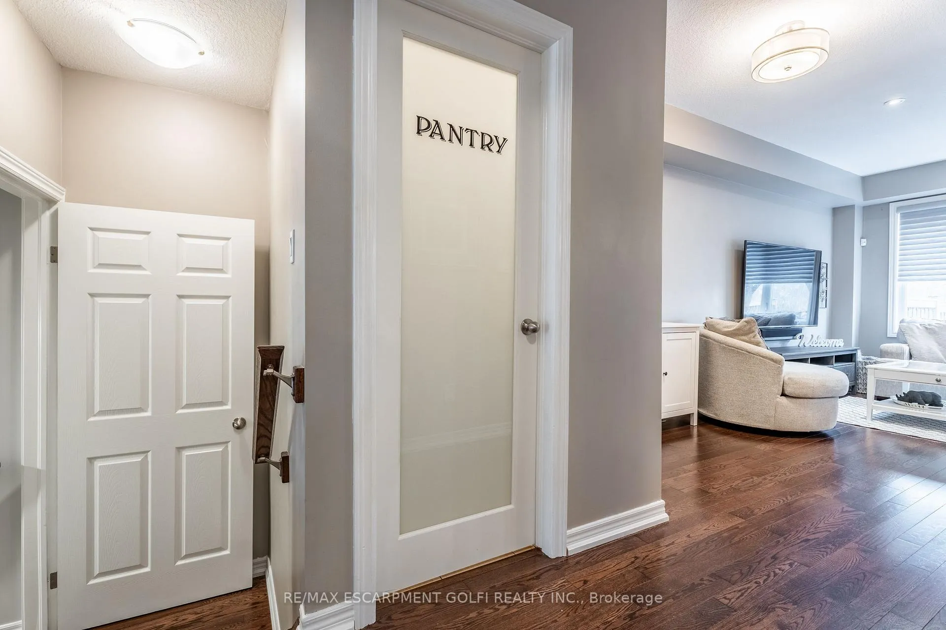Photo 6 of 48 Galileo Drive, Hamilton, Stoney Creek — HOMEH
