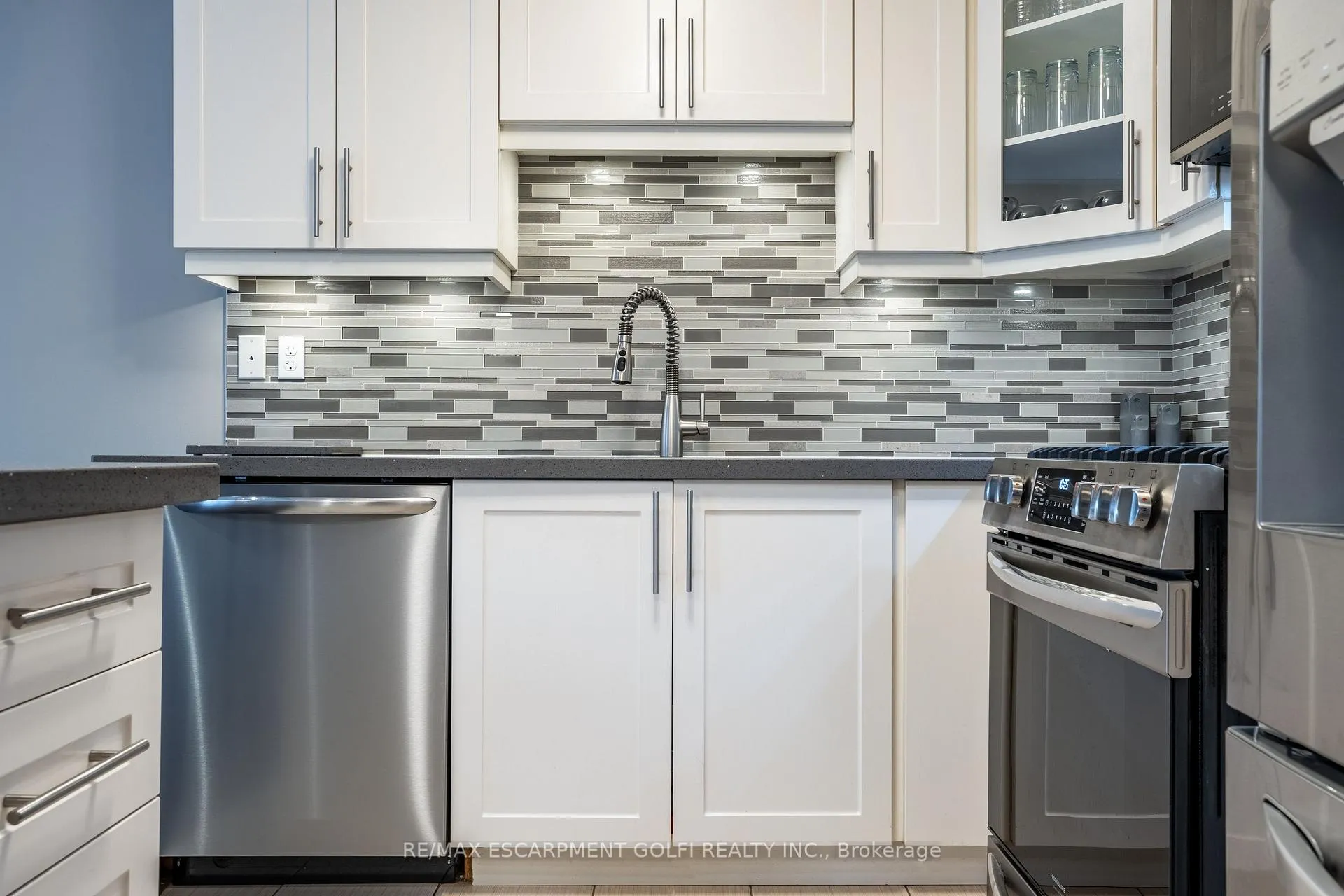 Photo 17 of 48 Galileo Drive, Hamilton, Stoney Creek — HOMEH