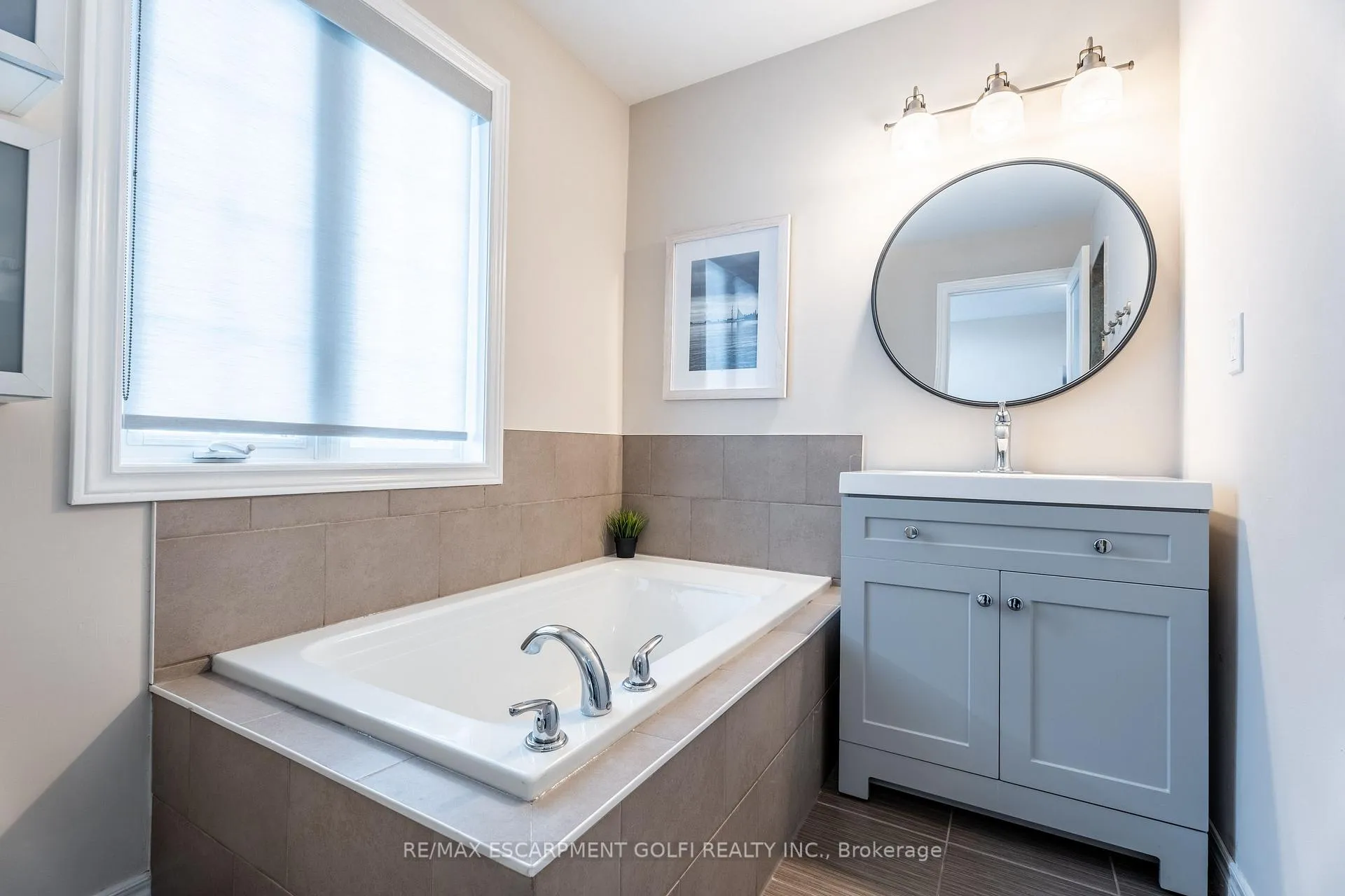 Photo 22 of 48 Galileo Drive, Hamilton, Stoney Creek — HOMEH