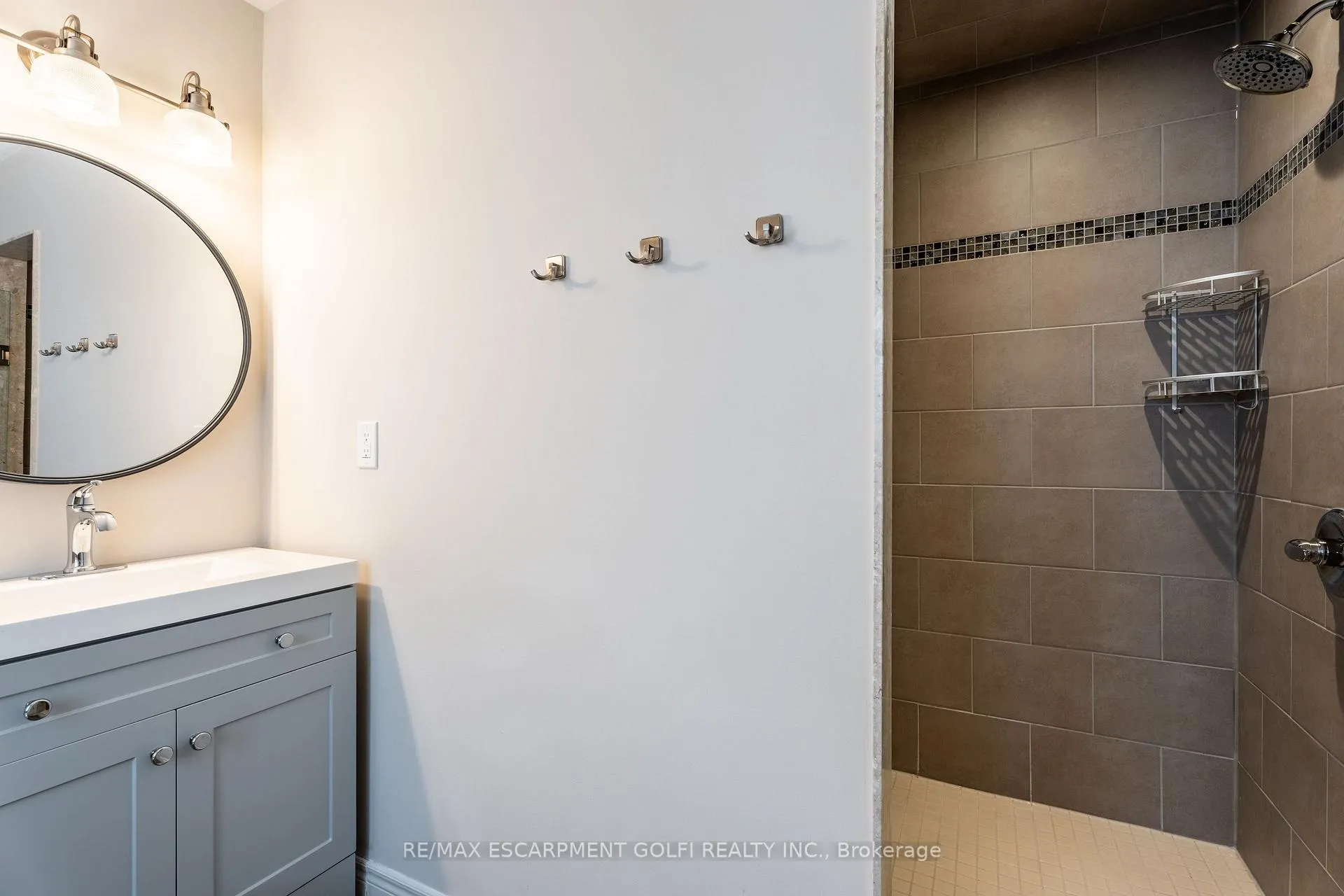 Photo 23 of 48 Galileo Drive, Hamilton, Stoney Creek — HOMEH