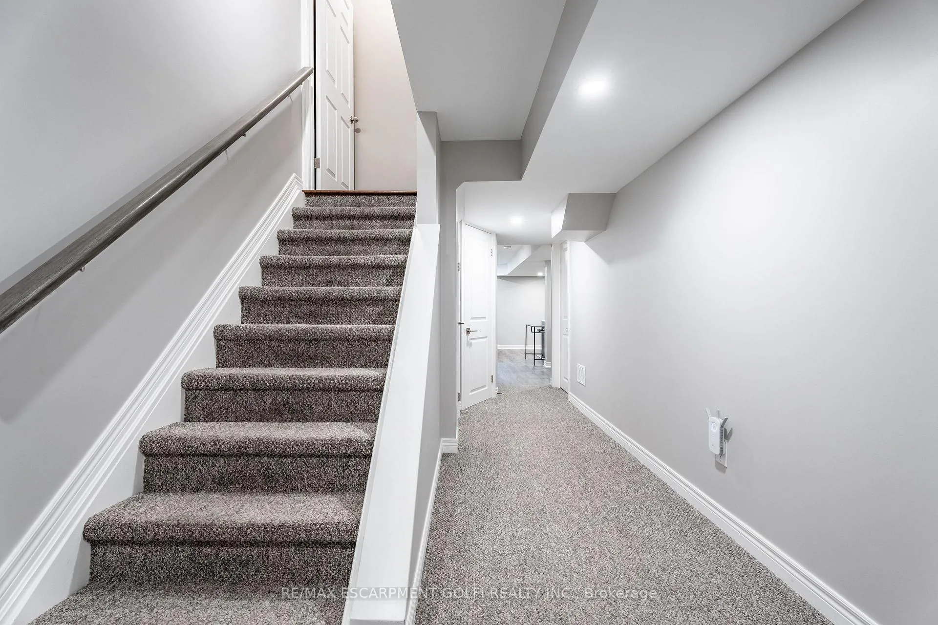 Photo 31 of 48 Galileo Drive, Hamilton, Stoney Creek — HOMEH