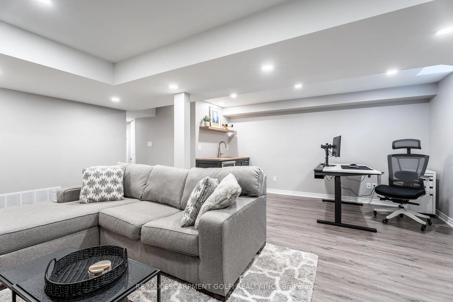 Photo 35 of 48 Galileo Drive, Hamilton, Stoney Creek — HOMEH