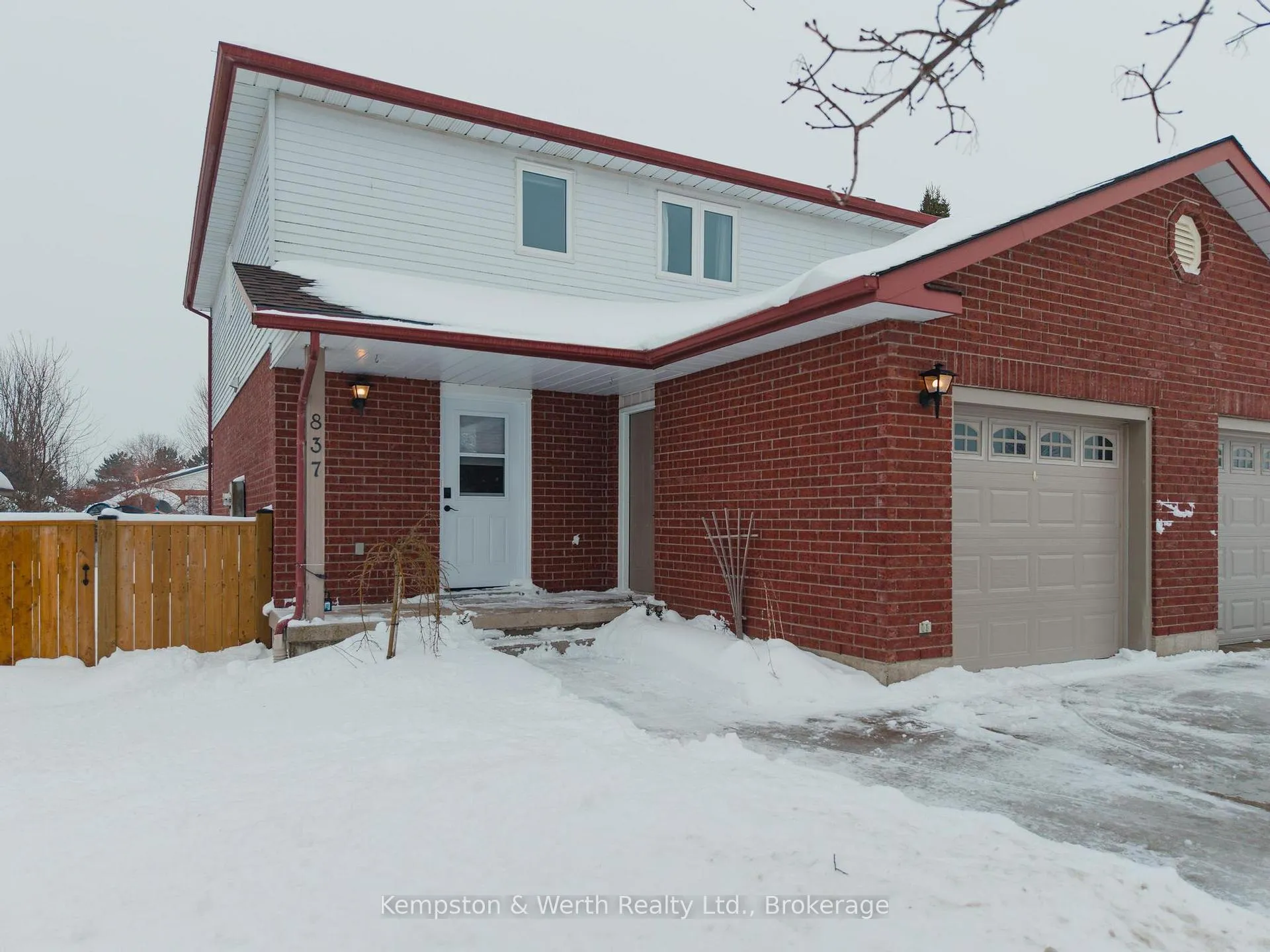 Front of 837 Edgar Street W