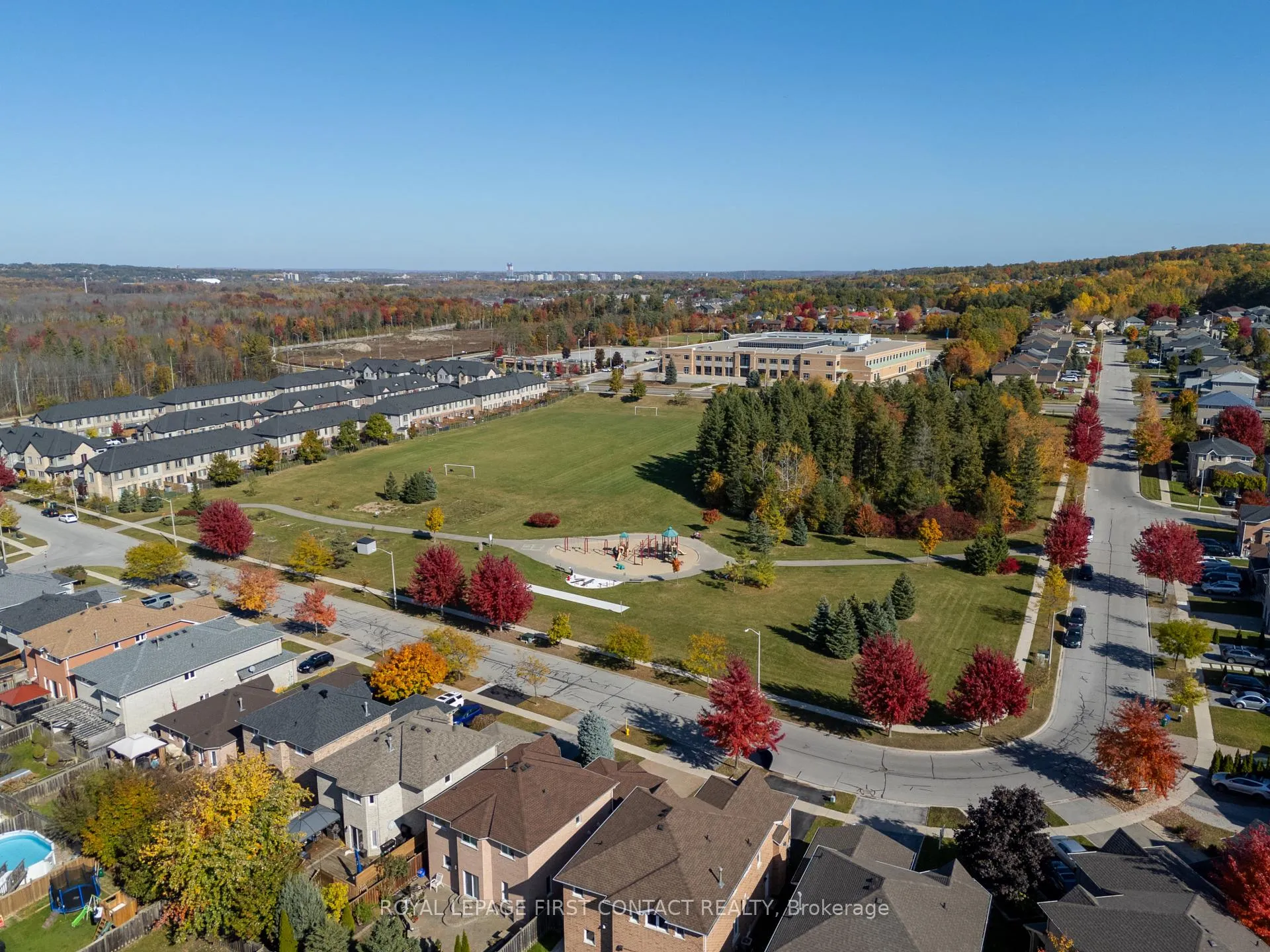 Photo 4 of 36 Batteaux Street, Barrie, Ardagh — HOMEH