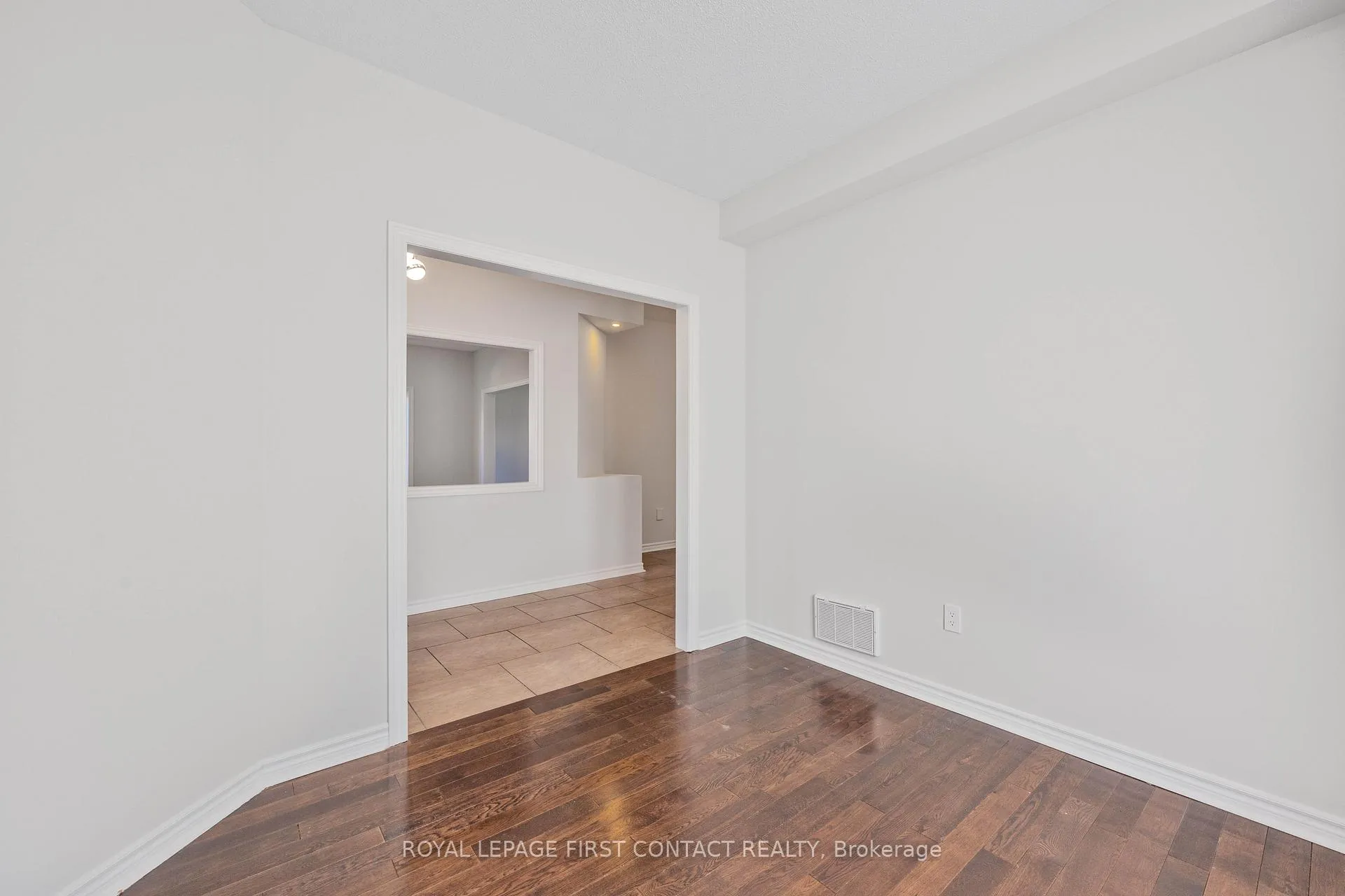 Photo 8 of 36 Batteaux Street, Barrie, Ardagh — HOMEH