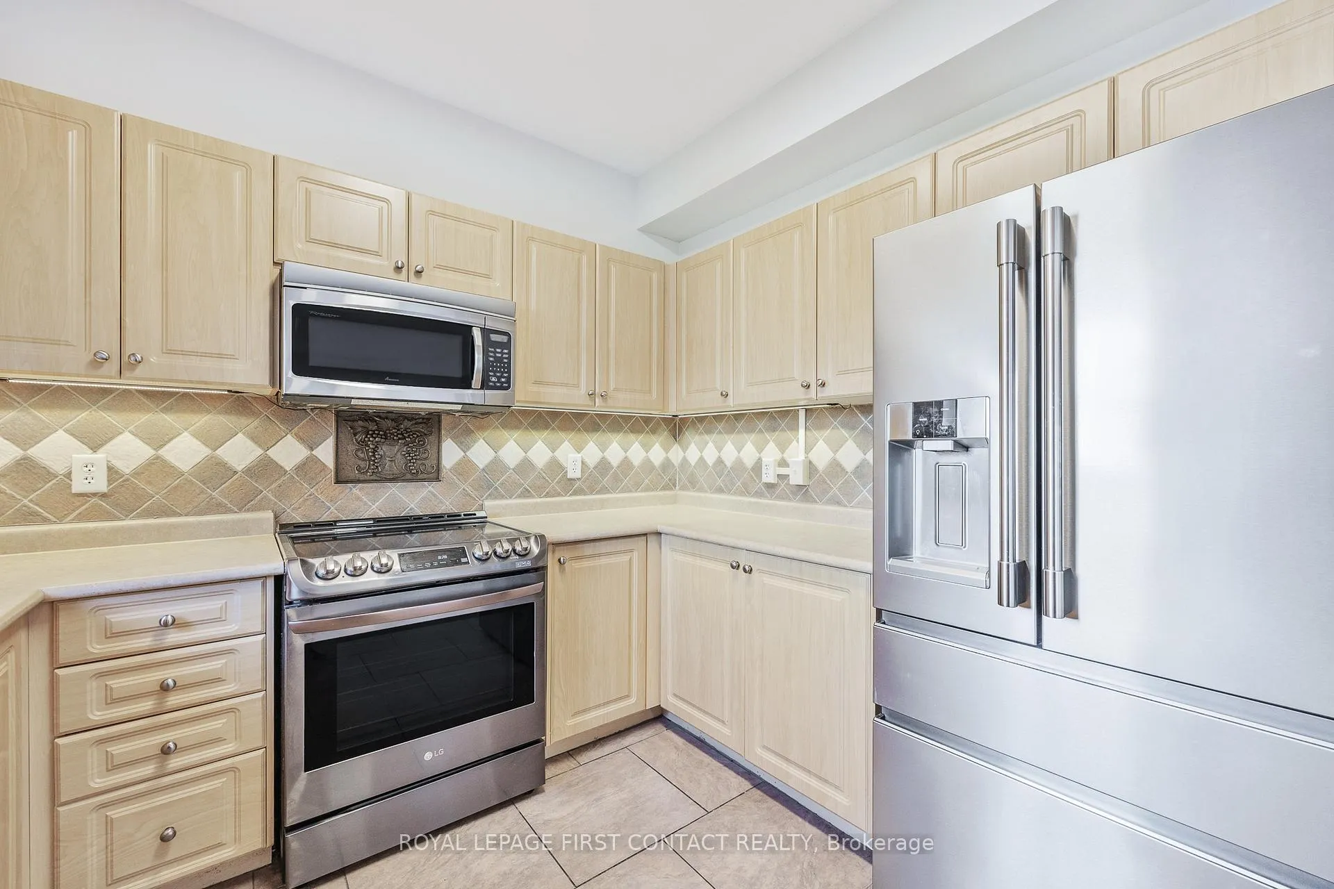 Photo 18 of 36 Batteaux Street, Barrie, Ardagh — HOMEH