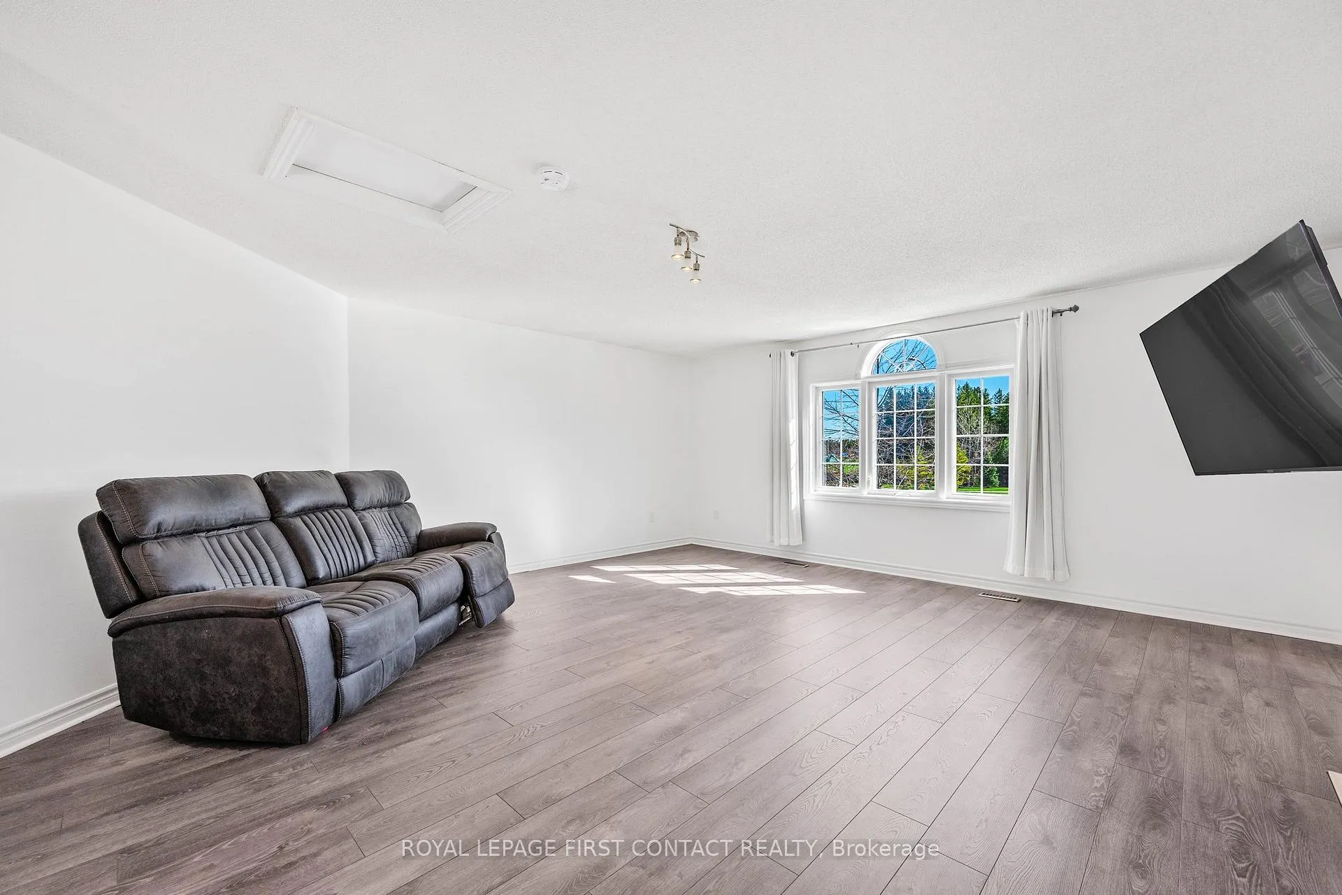 Photo 25 of 36 Batteaux Street, Barrie, Ardagh — HOMEH
