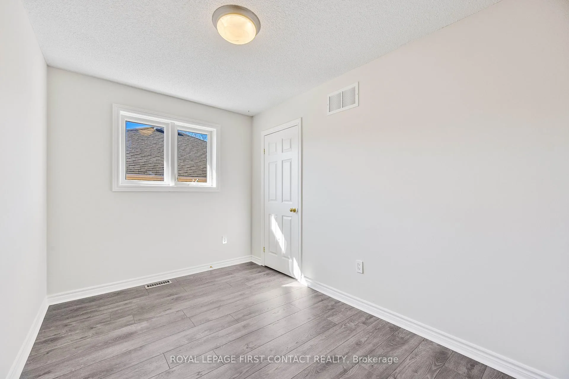 Photo 29 of 36 Batteaux Street, Barrie, Ardagh — HOMEH
