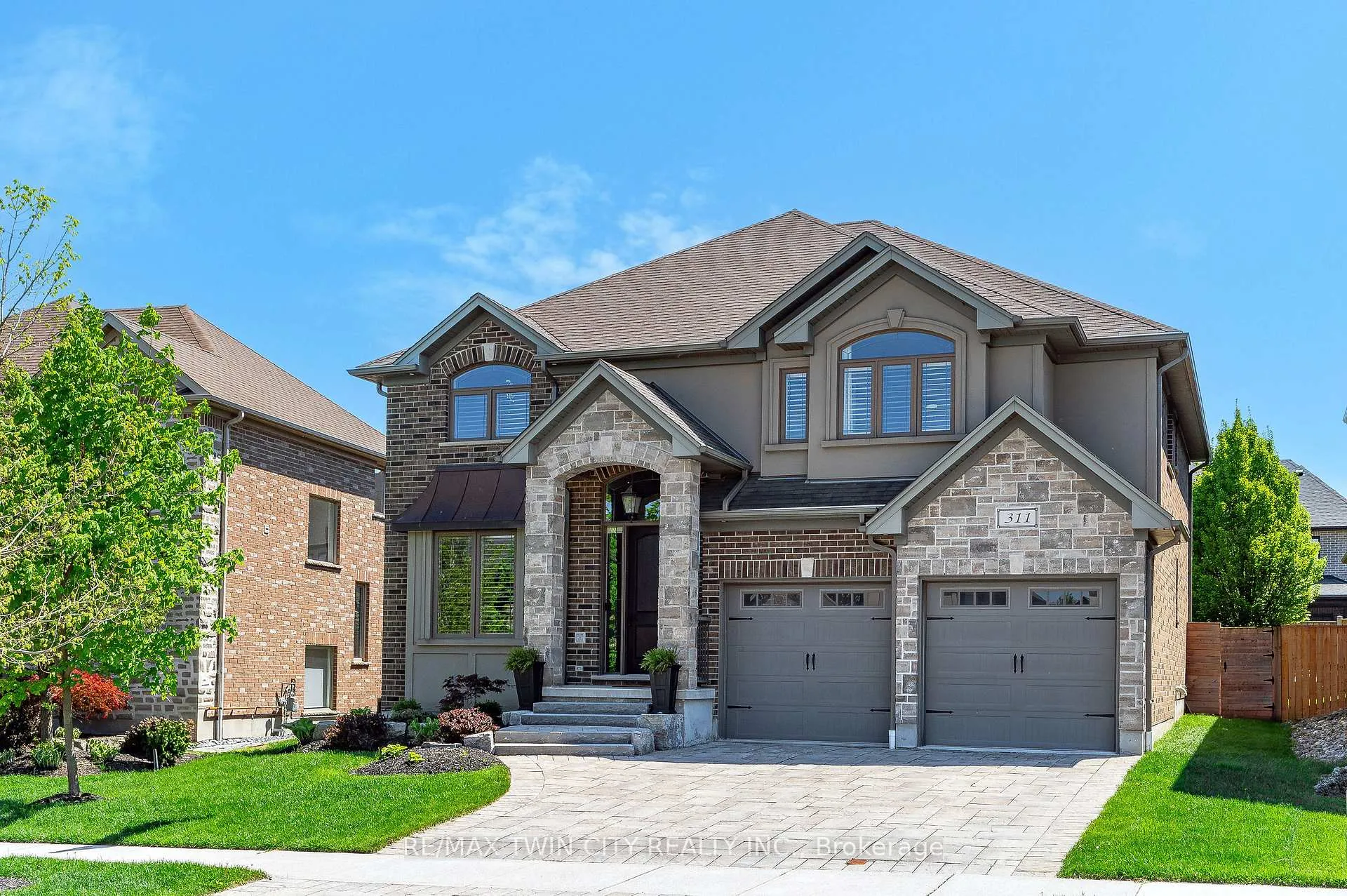 Photo 5 of 311 Deerfoot Trail, Waterloo — HOMEH