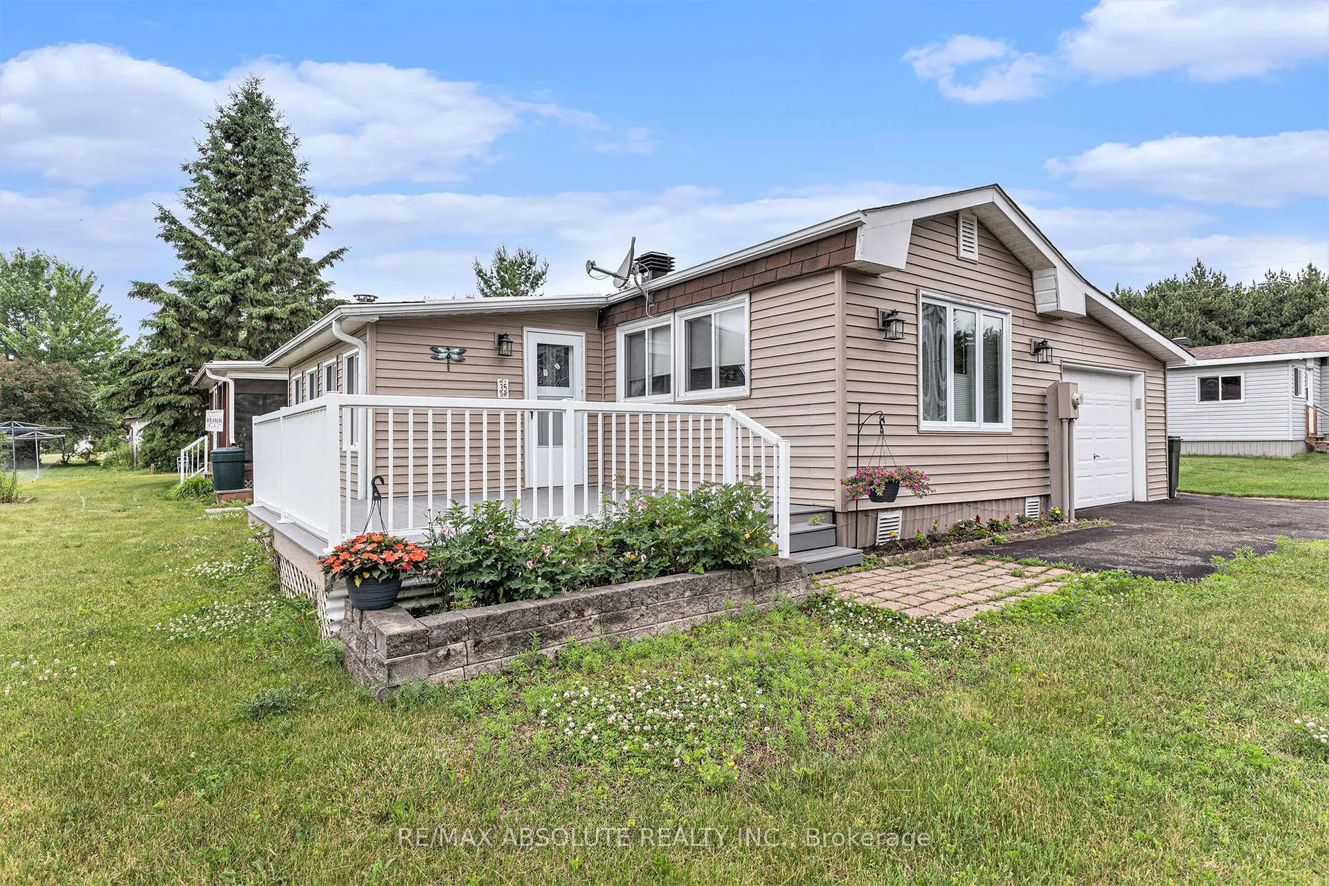 Photo 2 of 35 Woodside Lane, McNab/Braeside, Mcnab/Braeside Twps — HOMEH