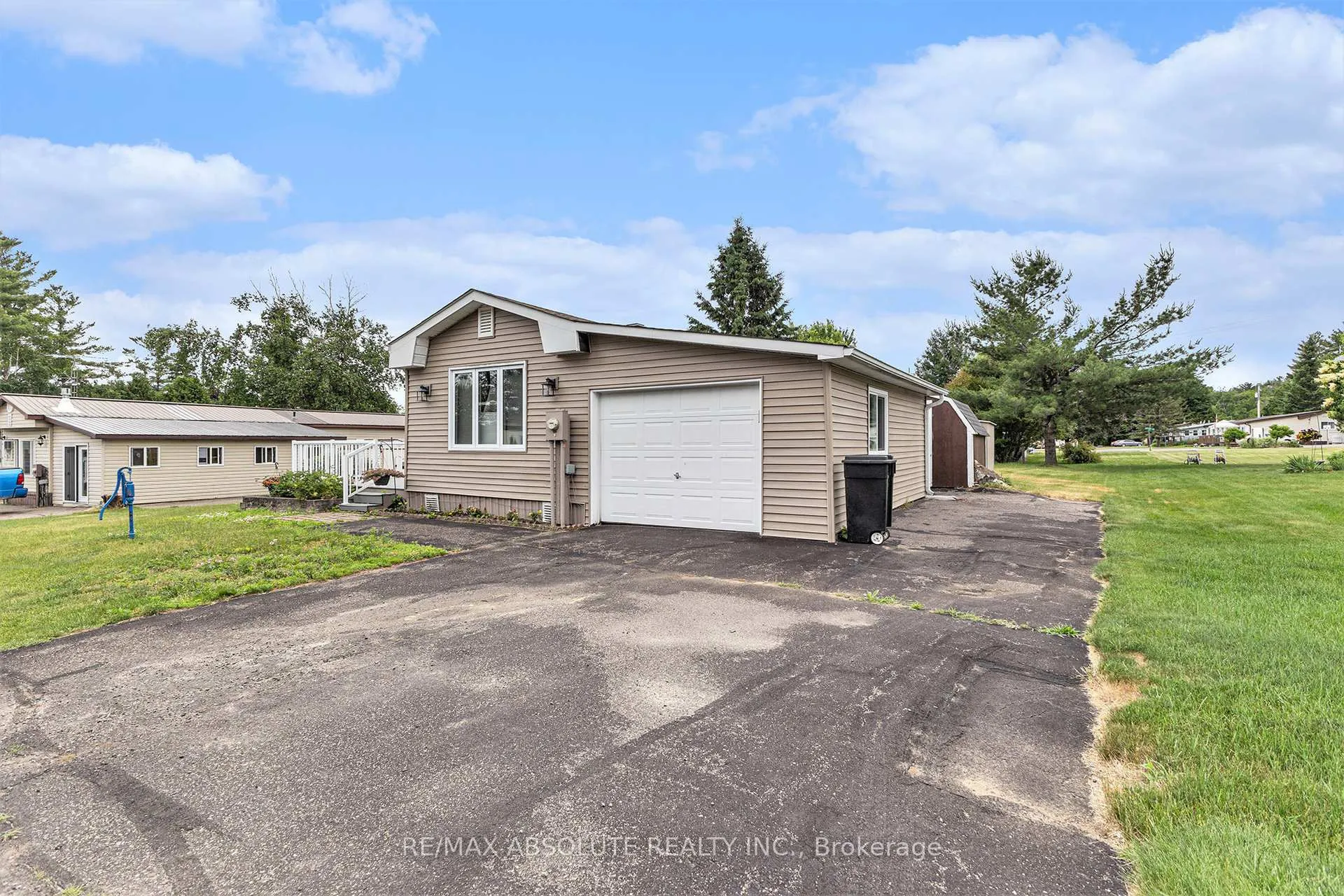Photo 19 of 35 Woodside Lane, McNab/Braeside, Mcnab/Braeside Twps — HOMEH